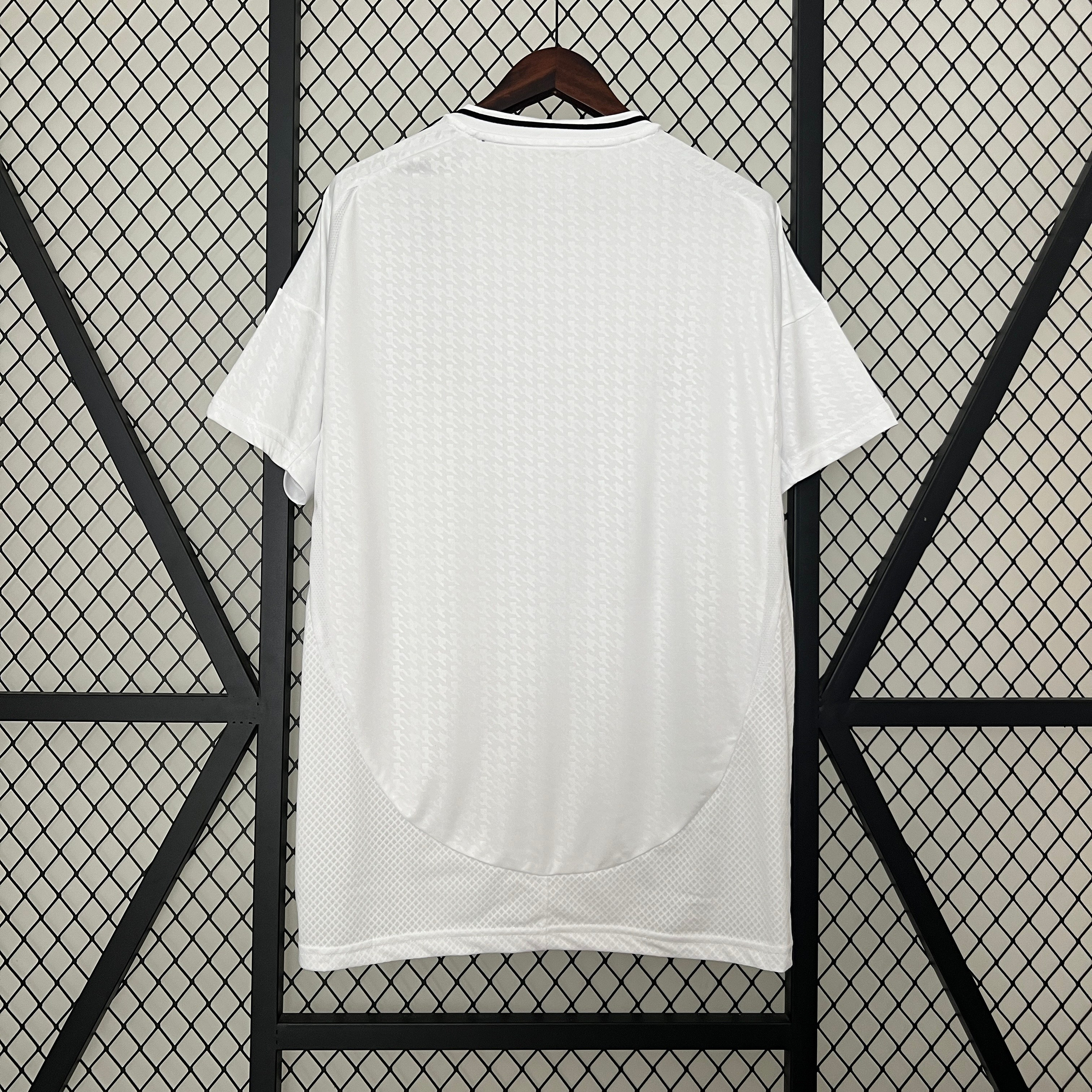 Купить домашнюю футболку Real Madrid 2024-2025. Футбольный магазин — ssw_magazin