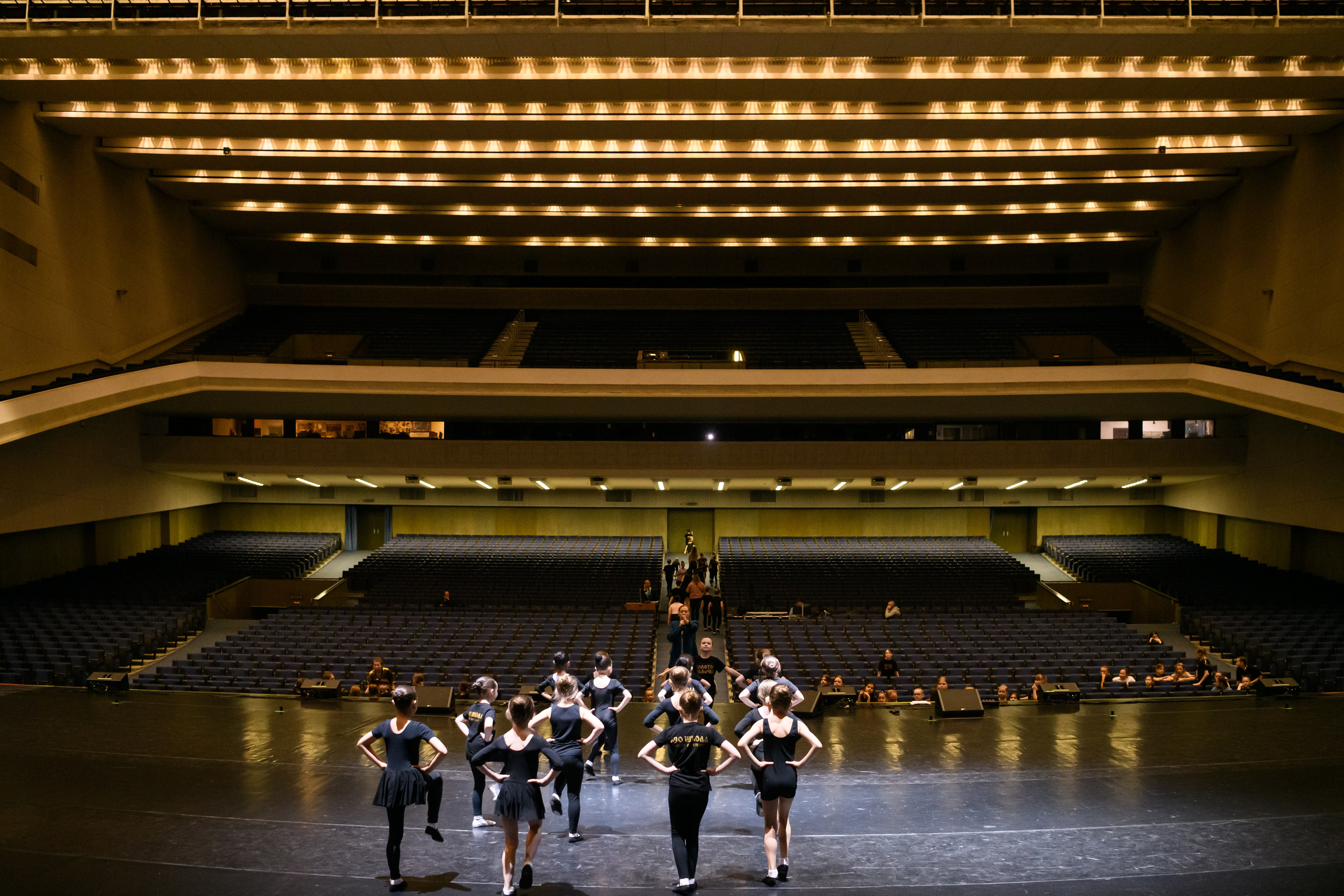 23 апреля, часть 1, БКЗ Октябрьский, г. Санкт-Петербург. Золотое яблочко