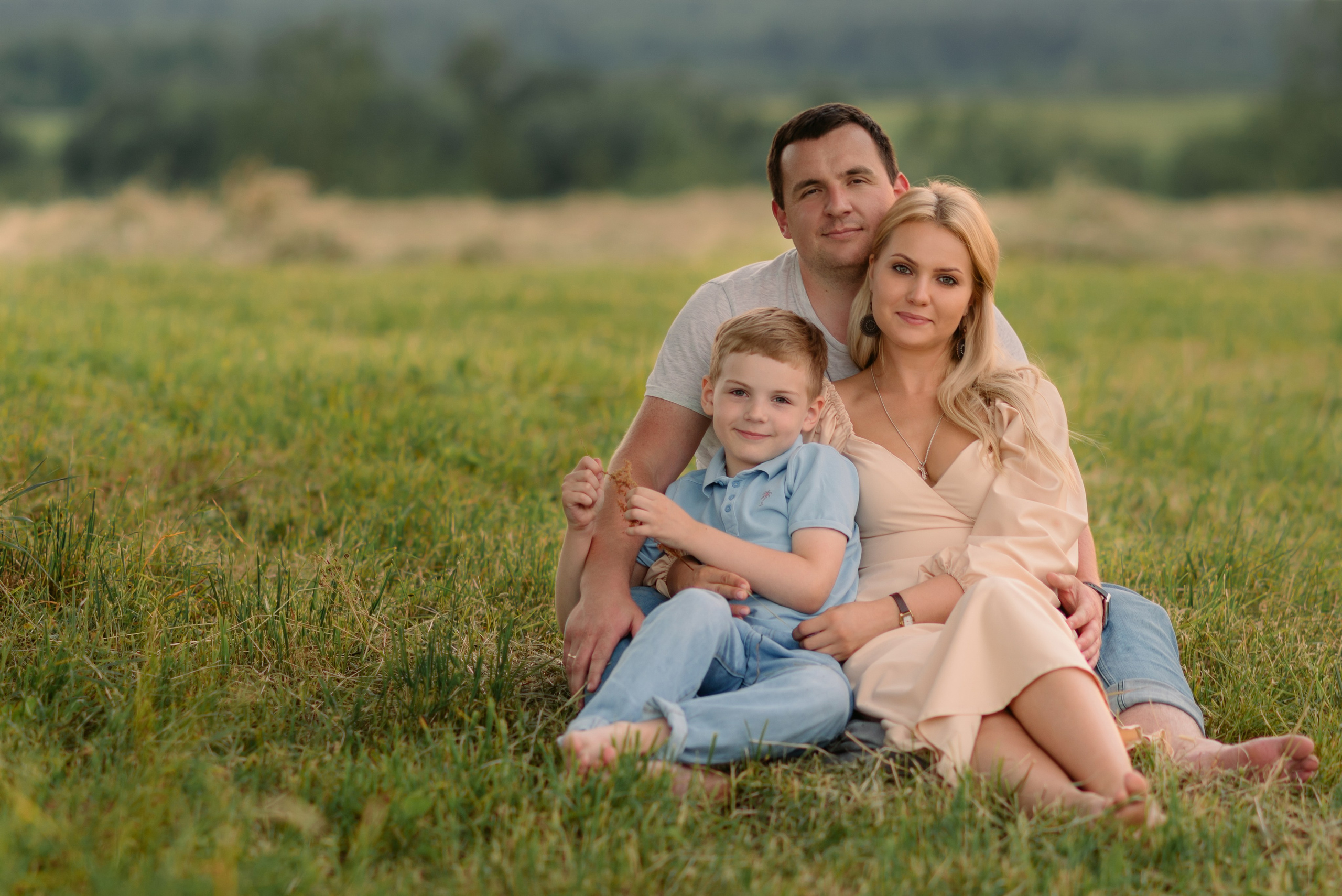 Фотосессия в стогах. Фотограф Юлия Кондратьева