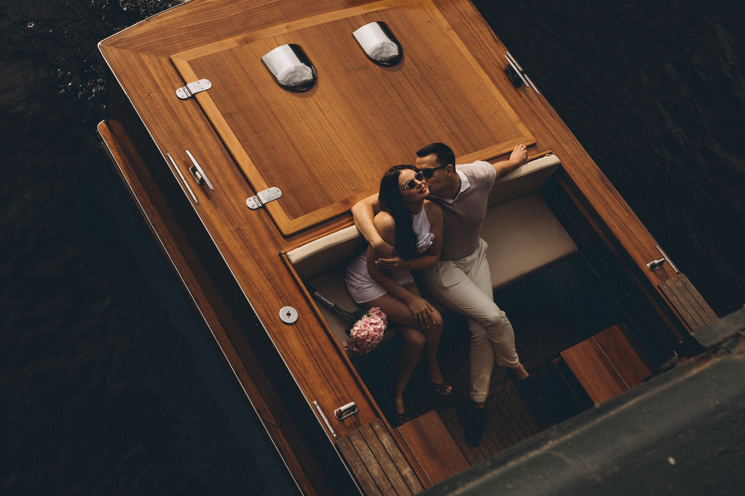 СВАДЕНБНАЯ СЬЕМКА НА КАТЕРЕ ПО КАНАЛАМ САНКТ-ПЕТЕРБУРГА И В АКВАТОРИИ НЕВЫ. Профессиональный фотограф, Санкт-Петербург — Виктория Богомолова