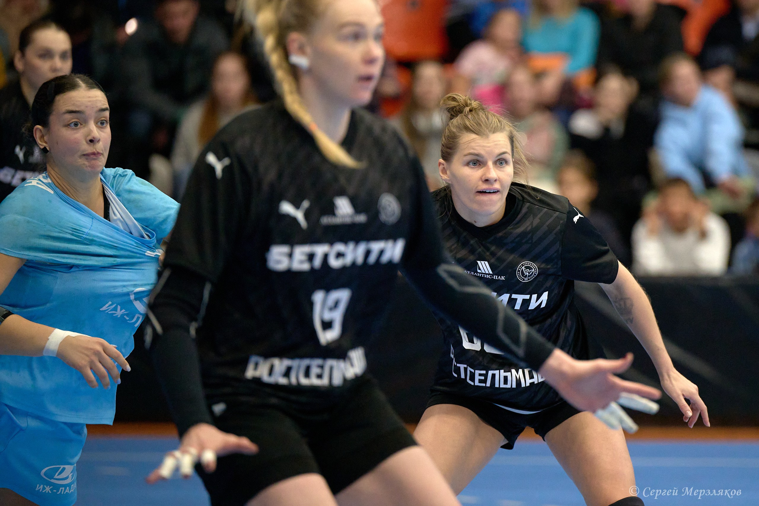 Гандбол. OLIMPBET Суперлига. «Университет» — «Ростов-Дон». Спортивный репортажный фотограф в Ижевске Сергей Мерзляков