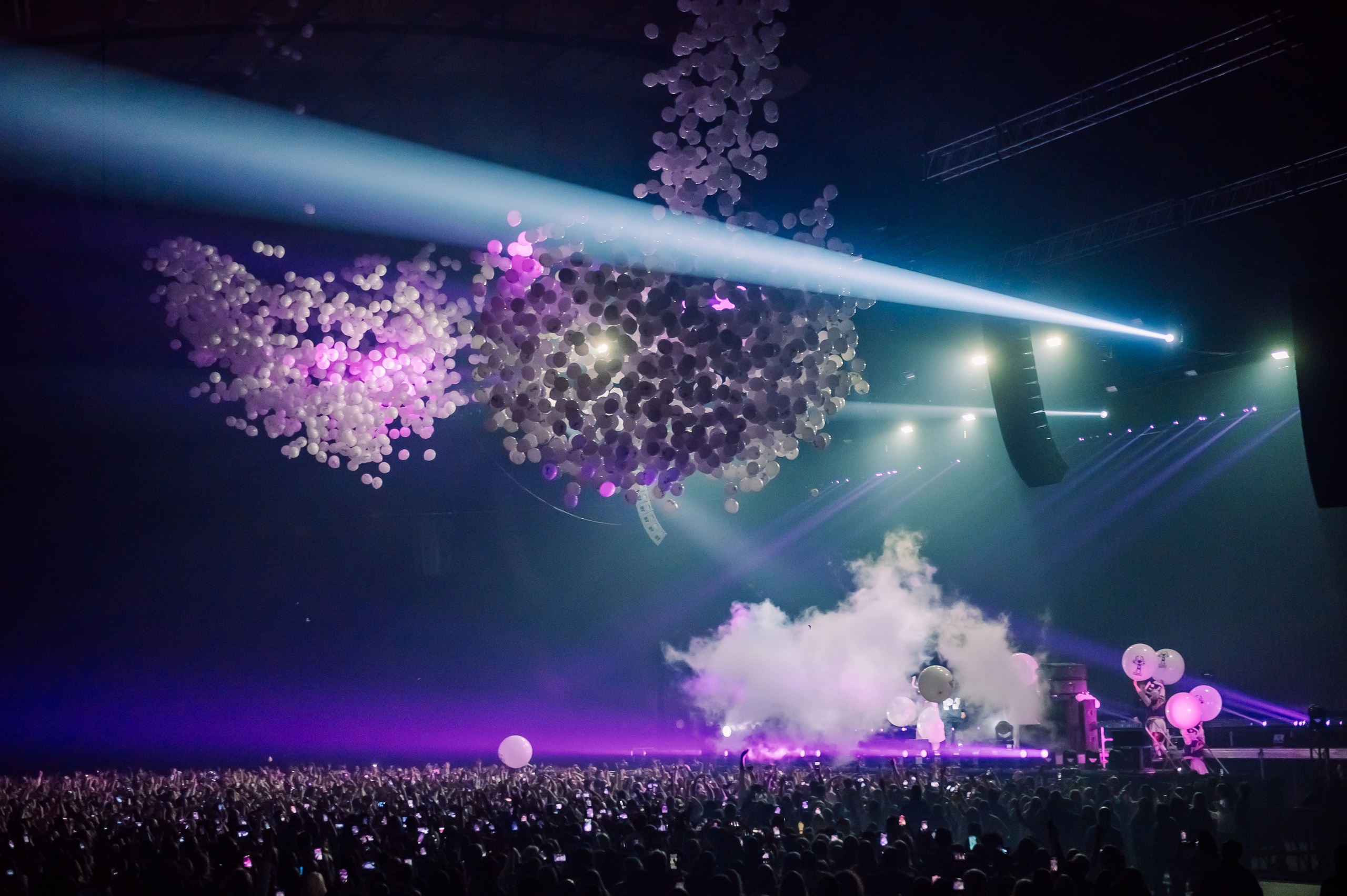 Руки вверх в Ледовом Дворце 15.11.2025. Детский фотограф, семейный фотограф и репортажи в Кемерово