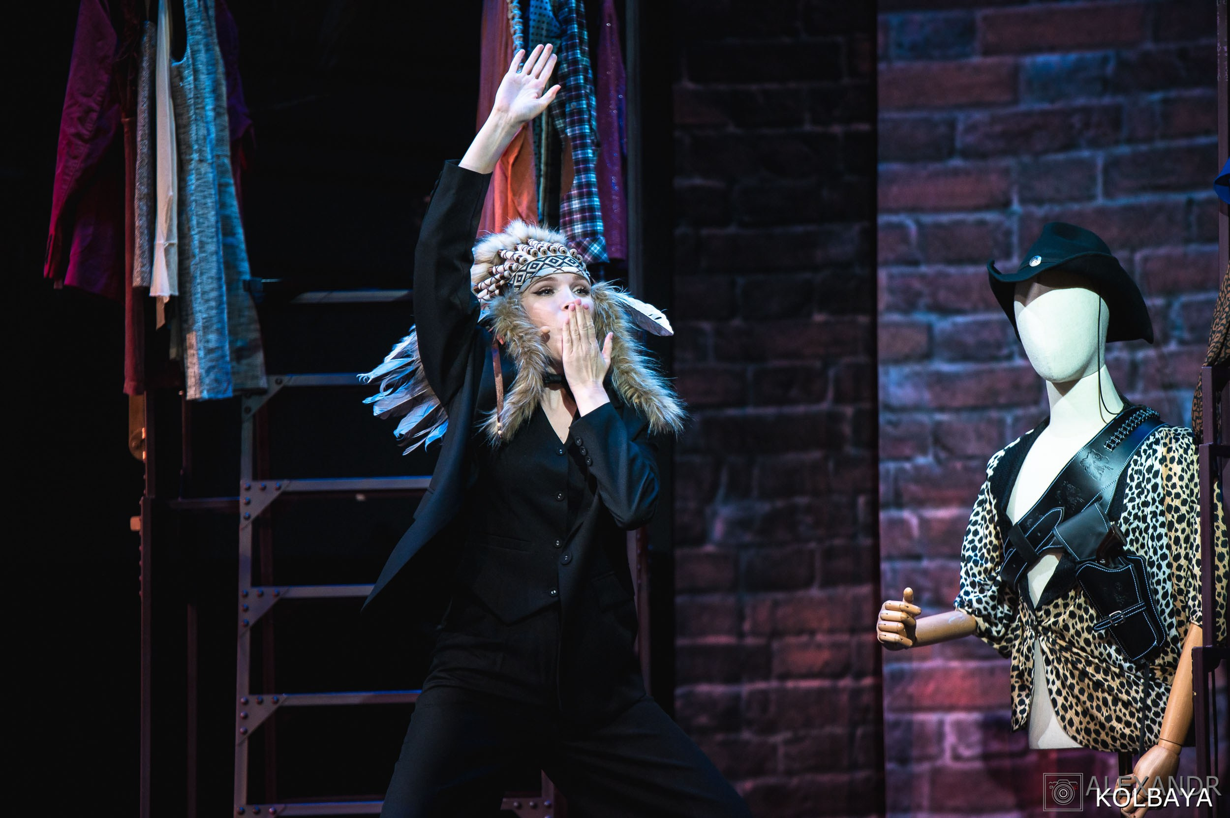 Фотографии со спектакля «Привет, я тетя Чарли». Концертный и театральный репортажный фотограф в Москве Александр Колбая