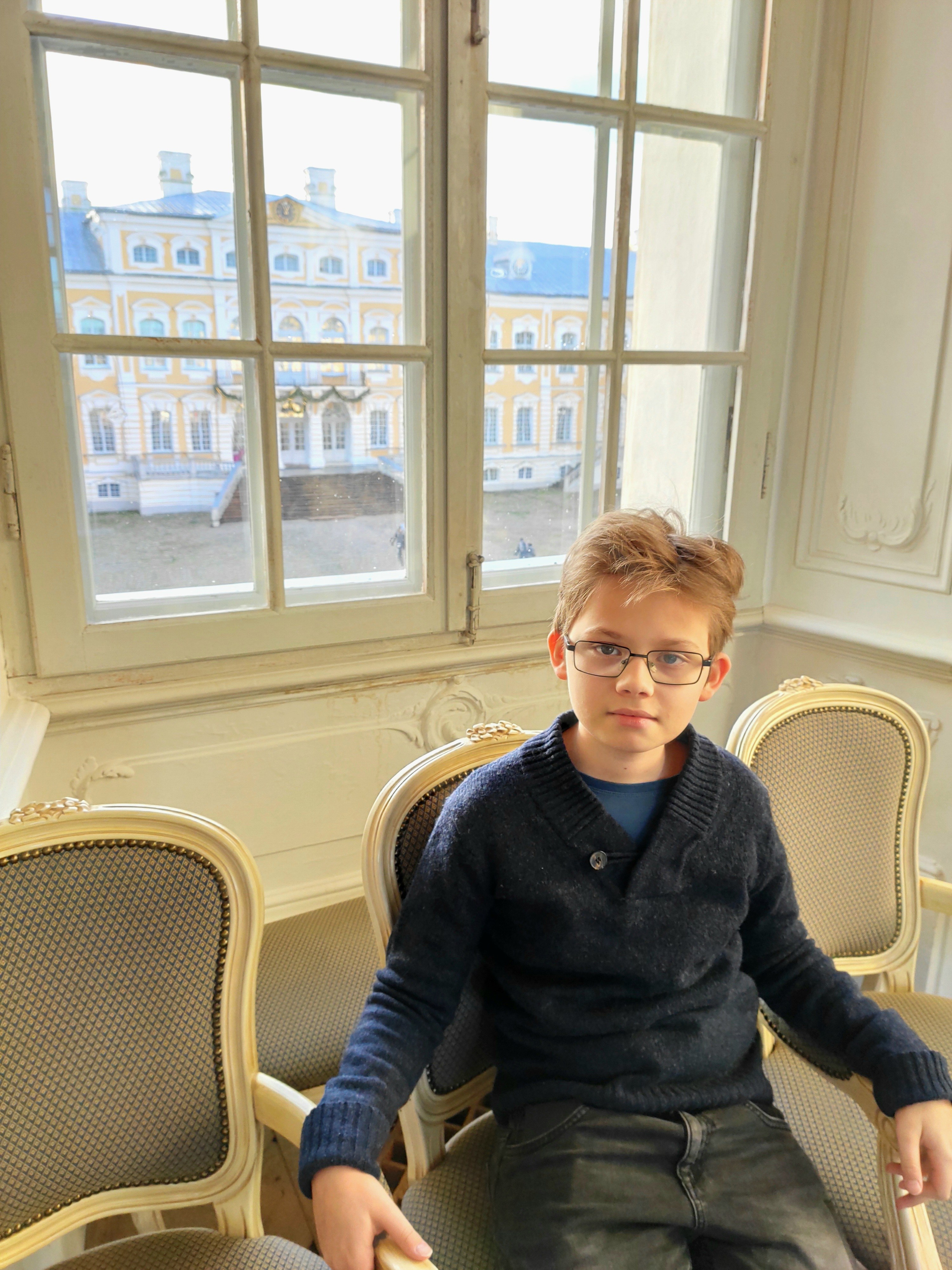 Не все стулья во дворце исторические