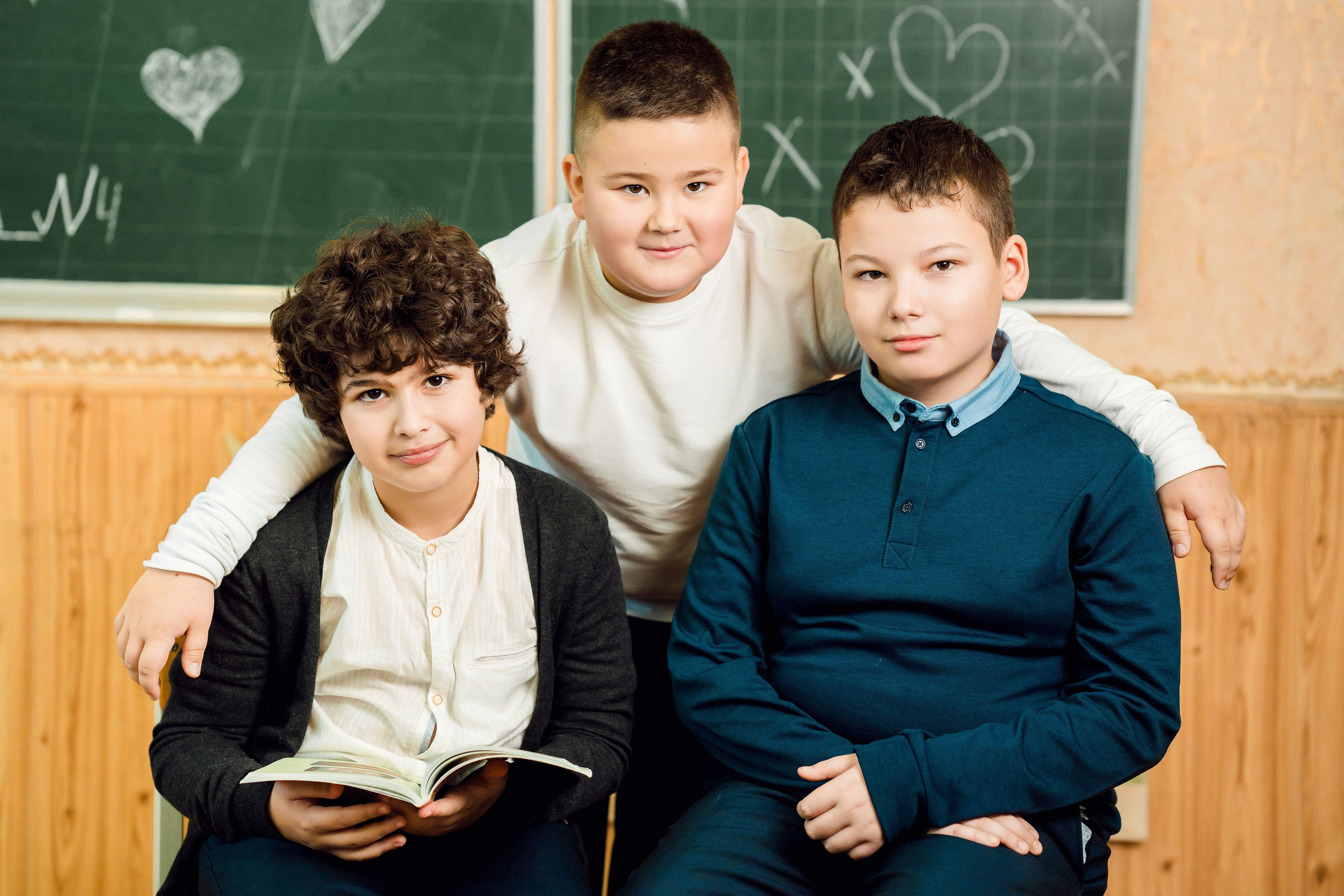 Выпускной альбом 4 класс. Выпускные альбомы Шатура Рошаль МО