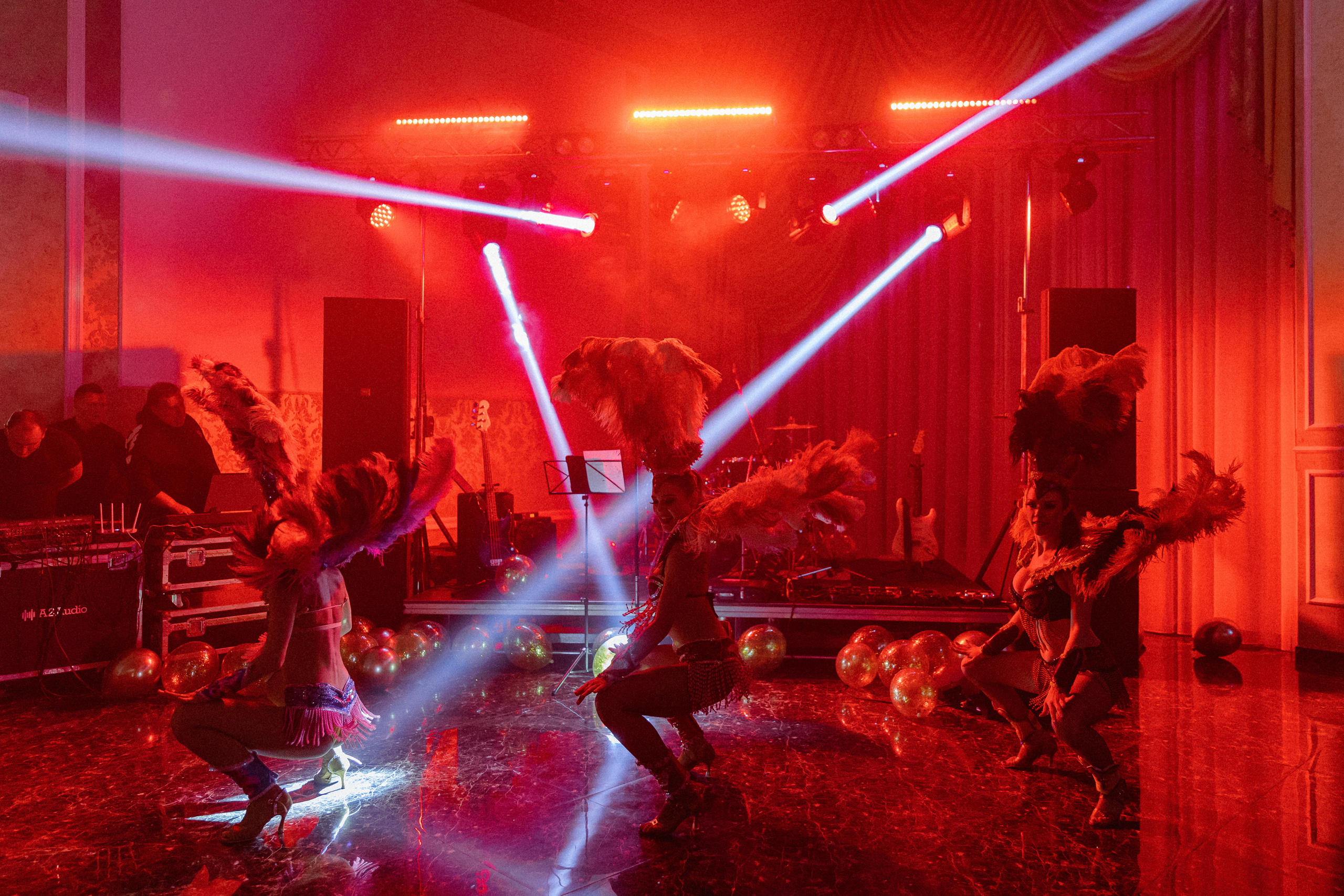 HB Aristocrat hotel. Э Т О М Ы