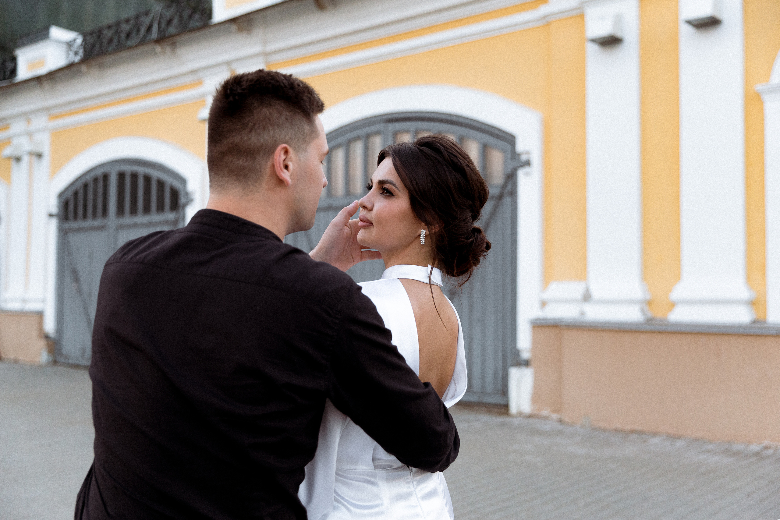 Любить каждое твоё касание. Э Т О М Ы