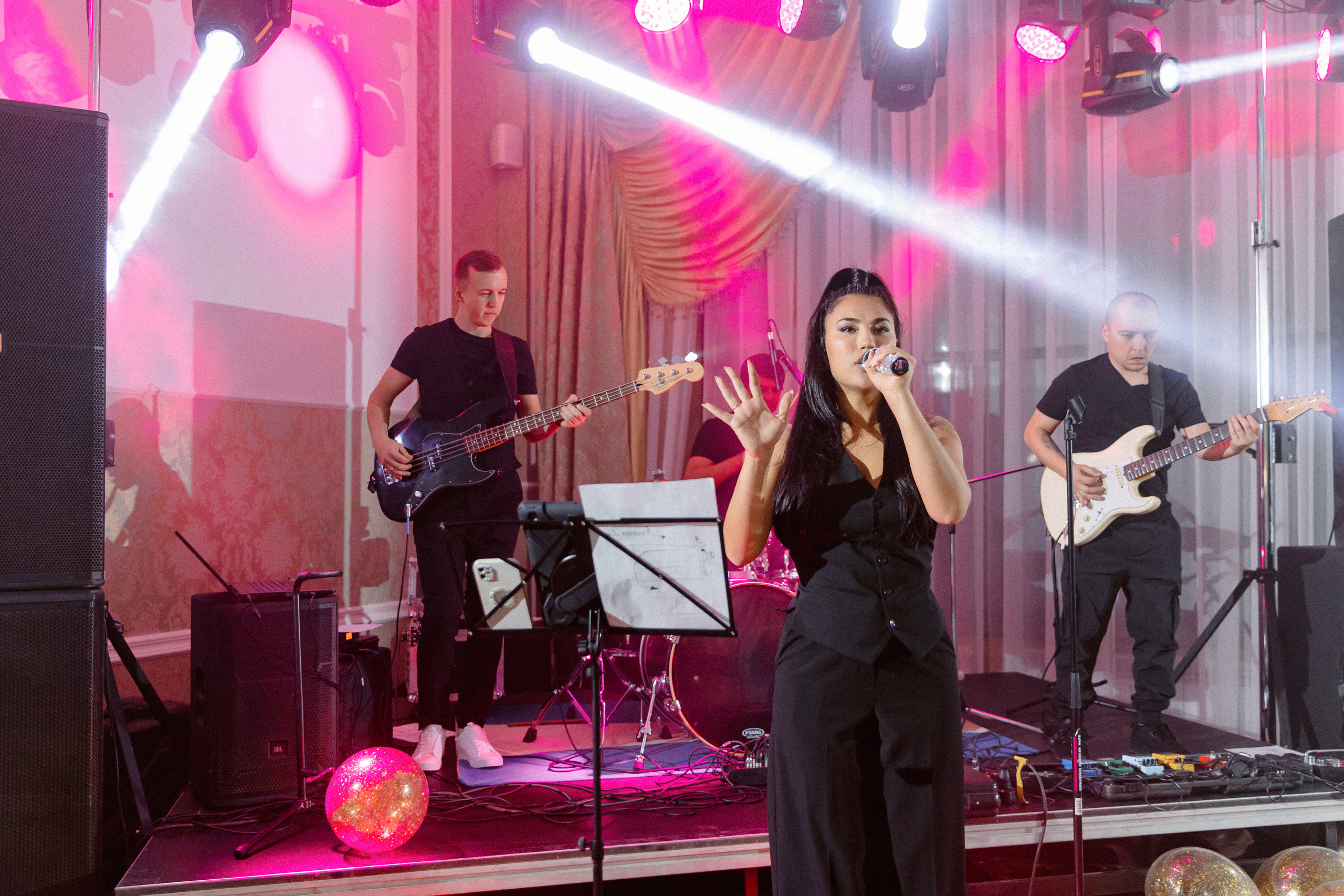 HB Aristocrat hotel. Э Т О М Ы