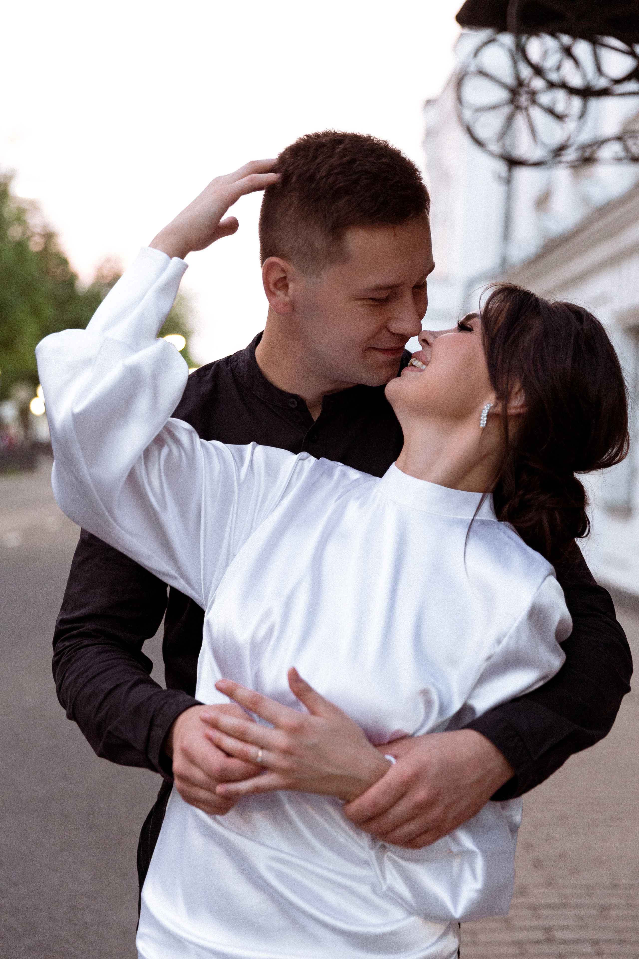 Любить каждое твоё касание. Э Т О М Ы