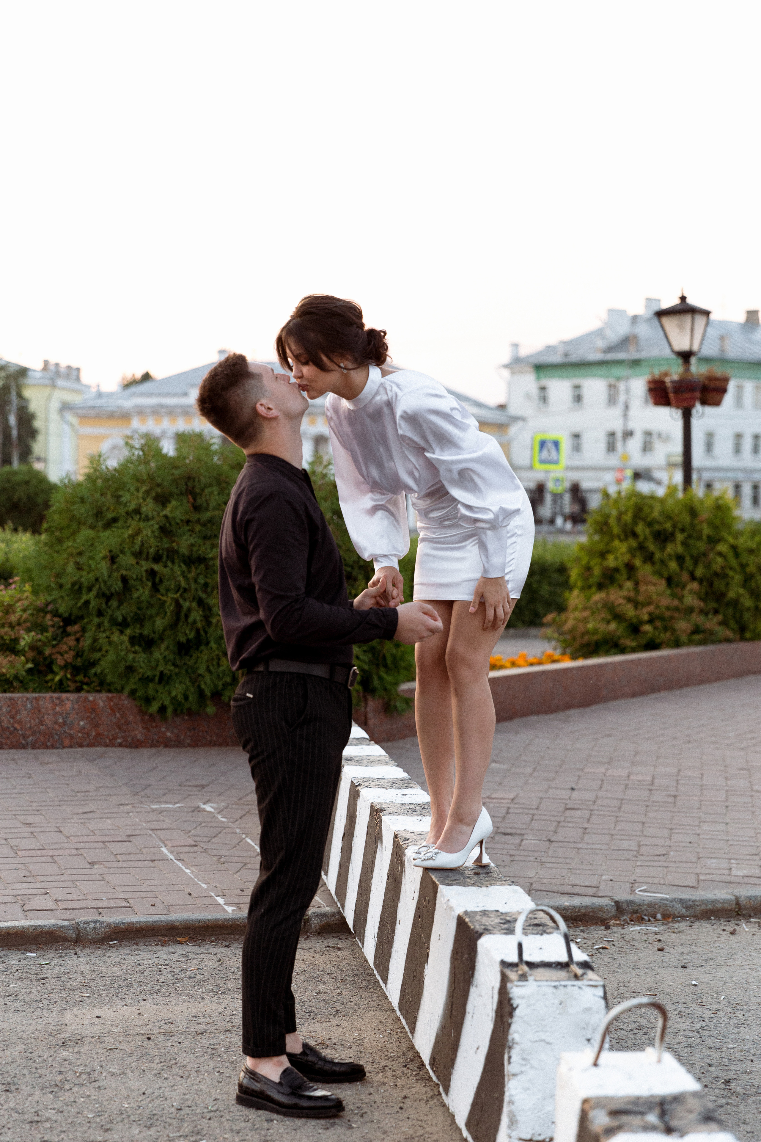 Любить каждое твоё касание. Э Т О М Ы