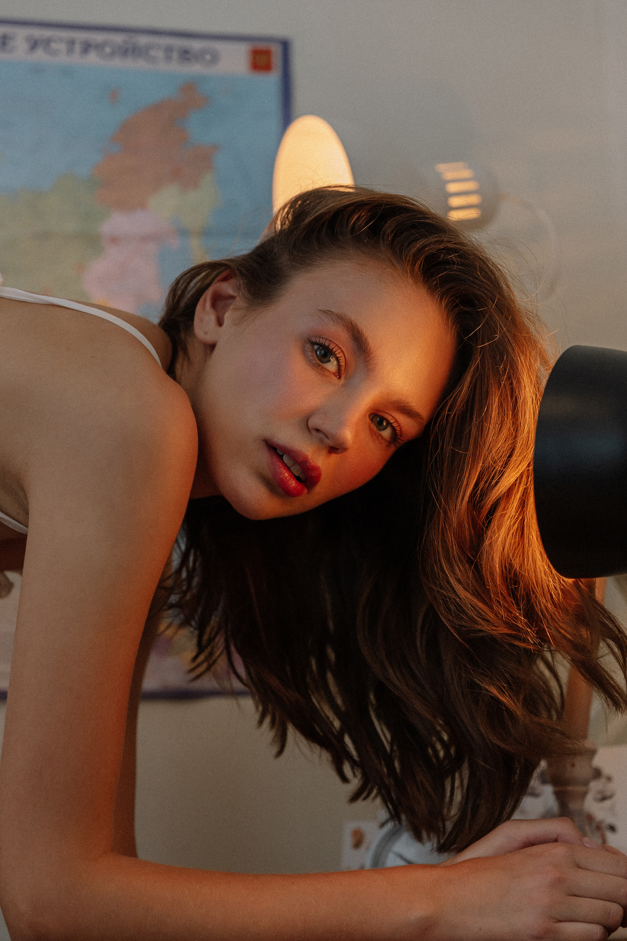 She loved strange poses. Э Т О М Ы