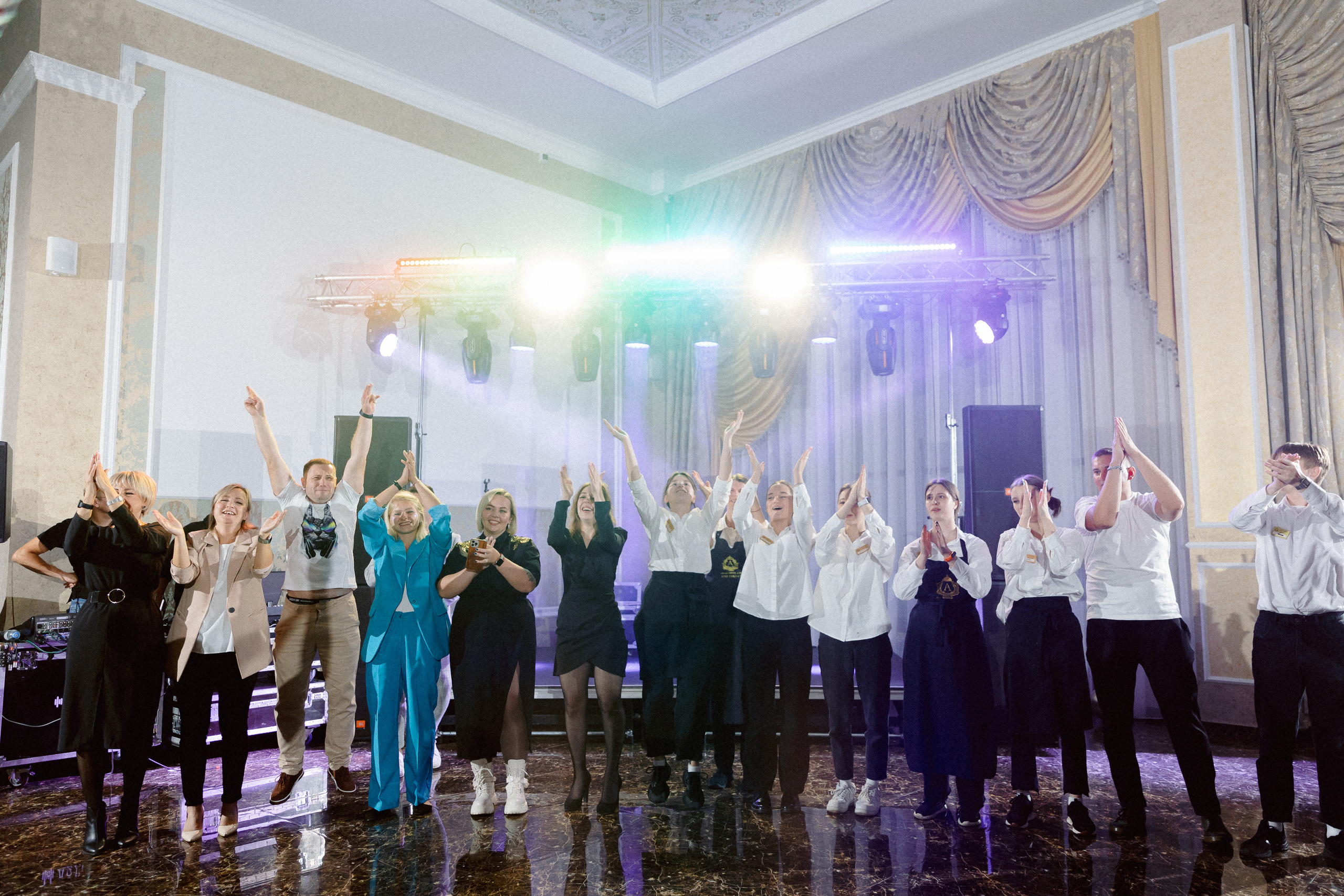 HB Aristocrat hotel. Э Т О М Ы