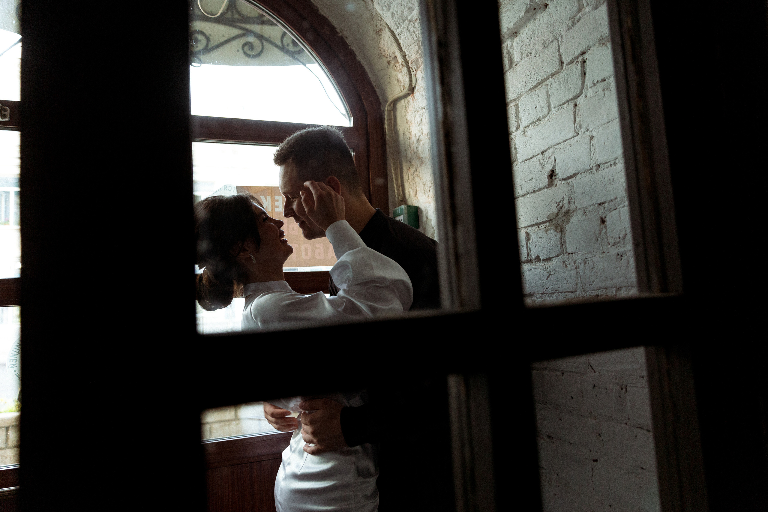 Любить каждое твоё касание. Э Т О М Ы