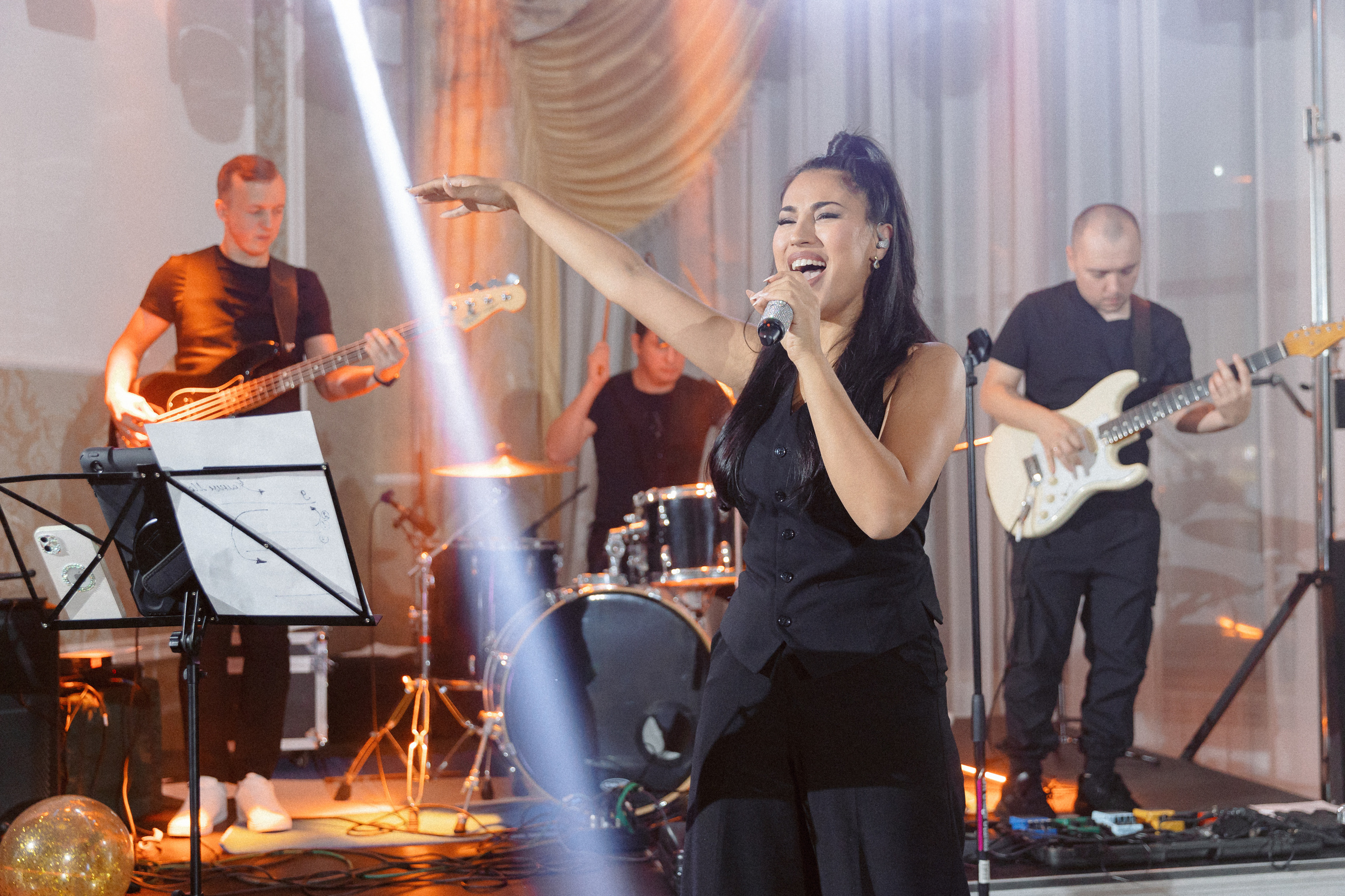 HB Aristocrat hotel. Э Т О М Ы