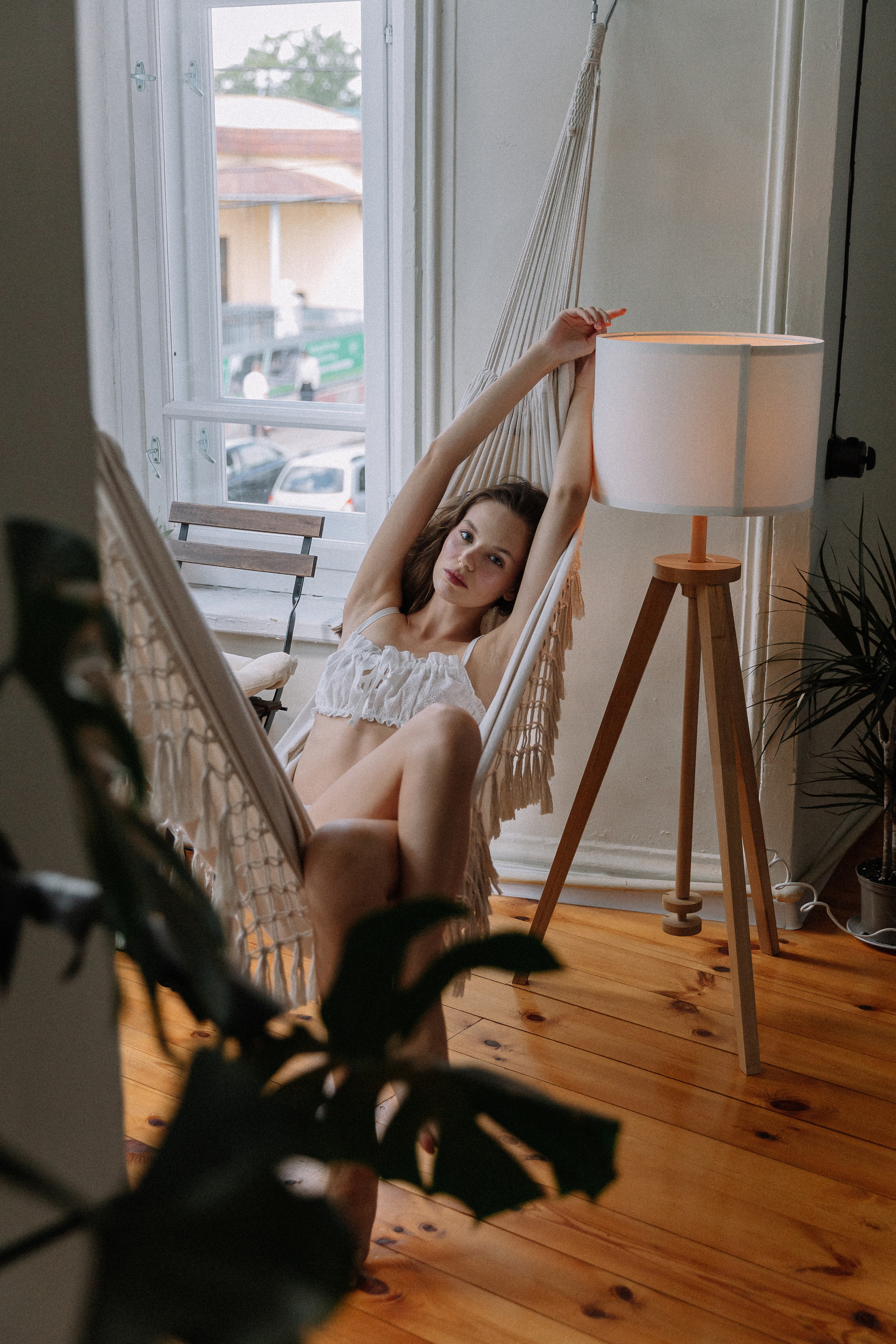 She loved strange poses. Э Т О М Ы