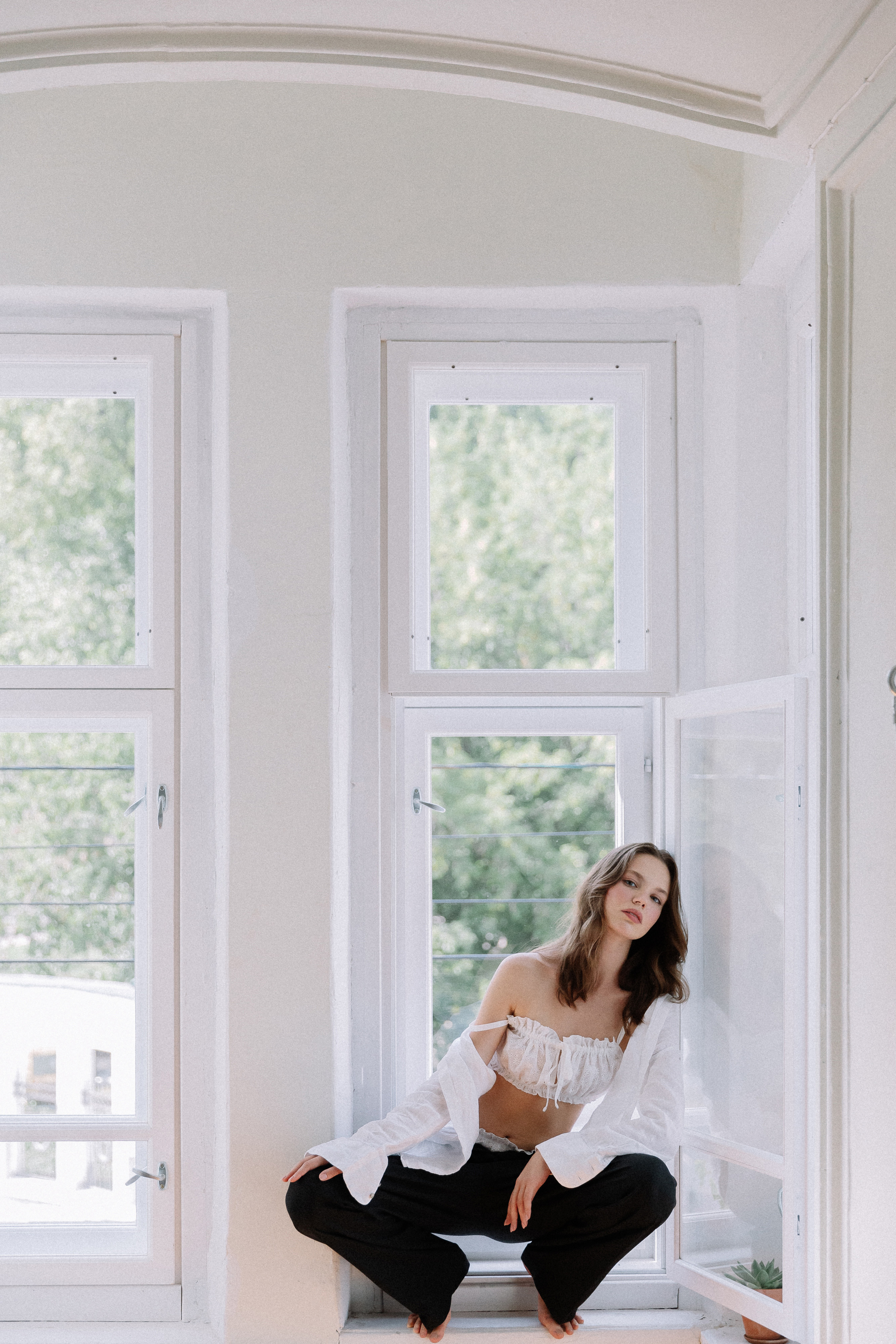 She loved strange poses. Э Т О М Ы