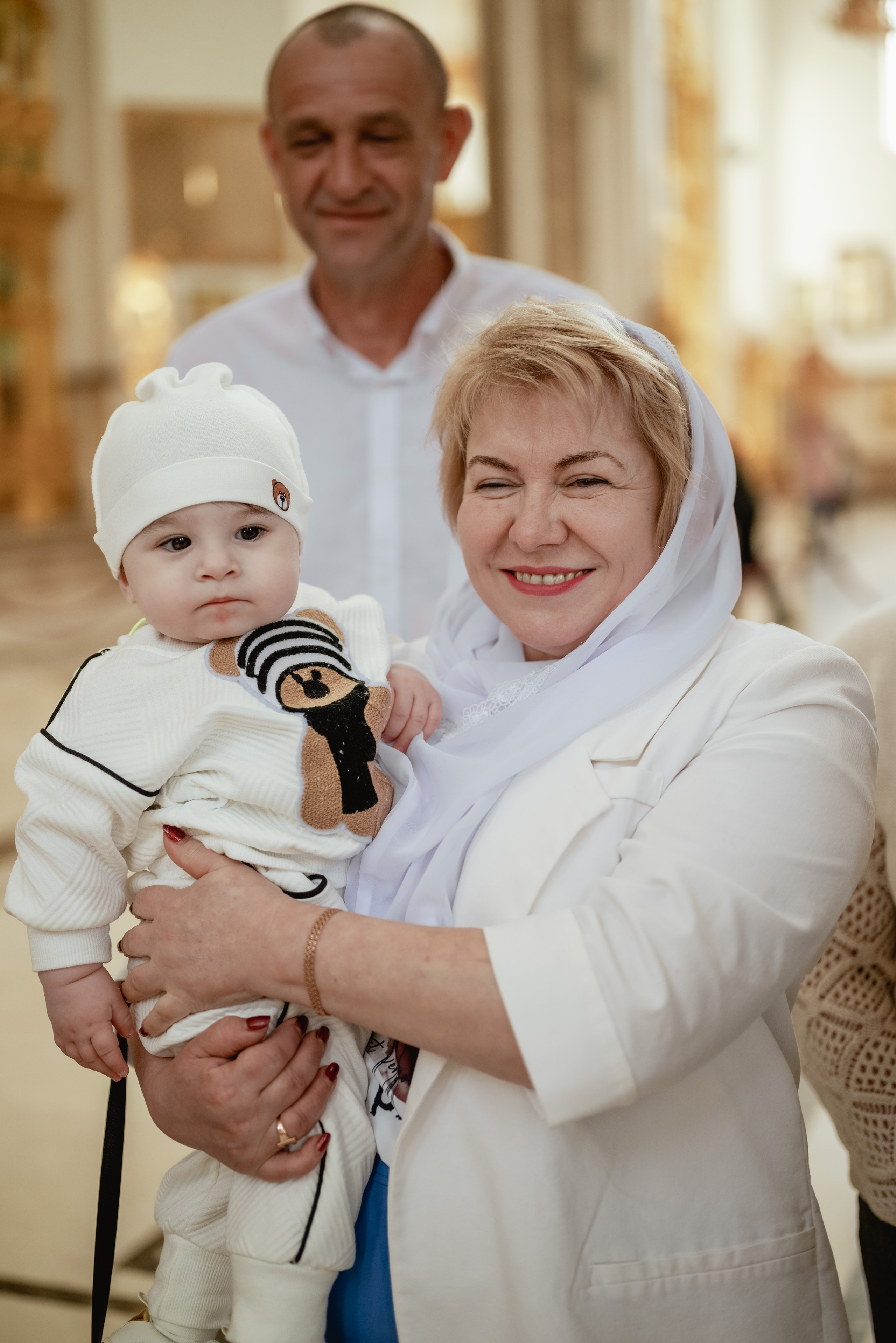 Крещение в храме Петра и Февронии. Юлия Басня семейный и свадебный фотограф в Донецке
