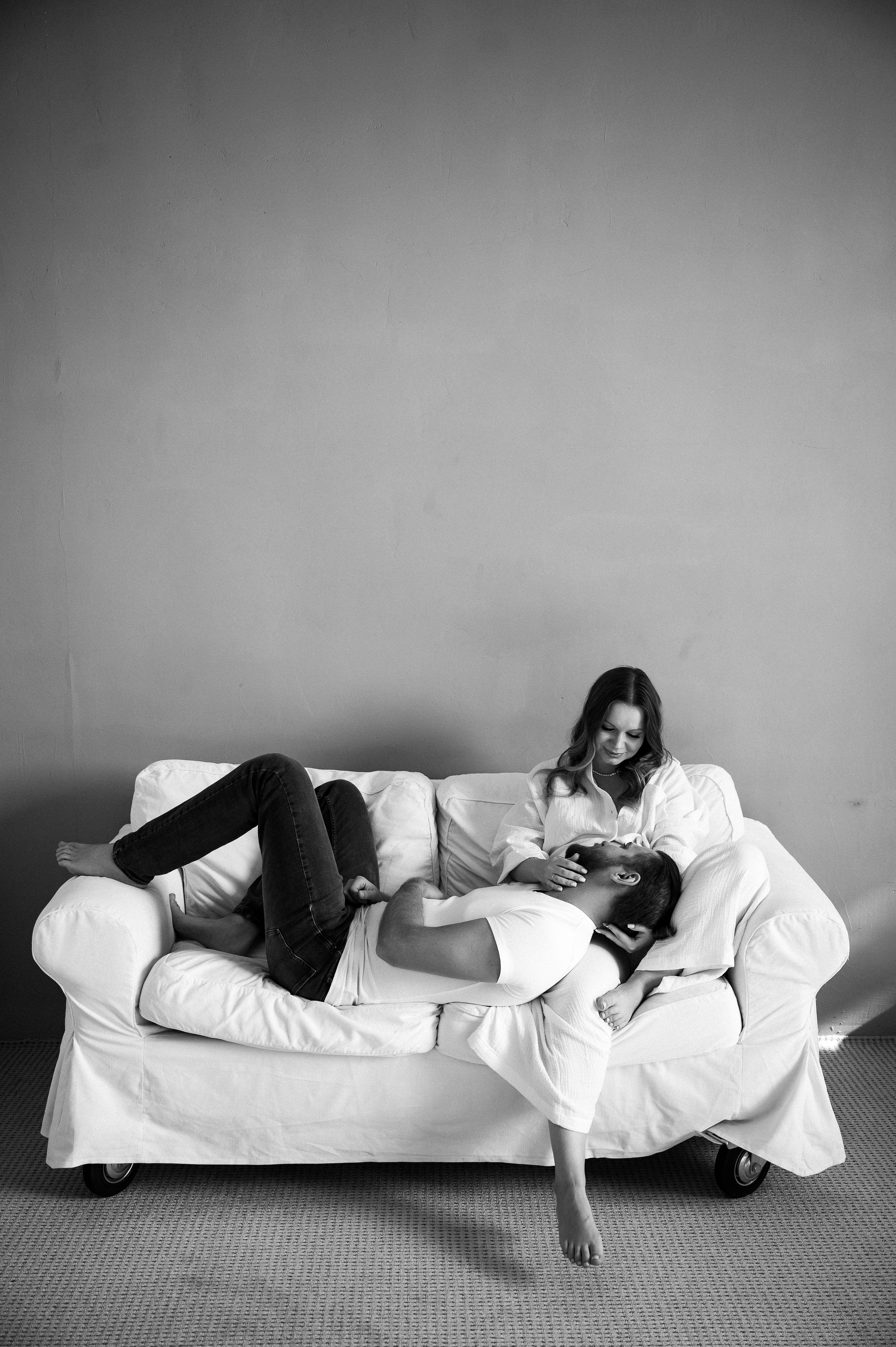 Домашняя фотосессия, съемка беременности дома, фотосессия беременности, беременность, идеи для съемки беременности дома, образ на фотосессию беременности, позы для беременной съемки, фотосессия беременности в студии, съемка деталей, семейный фотограф в Нижнем Новгороде, беременная фотосессия в Нижнем Новгороде, фотограф беременности в Нижнем Новгород