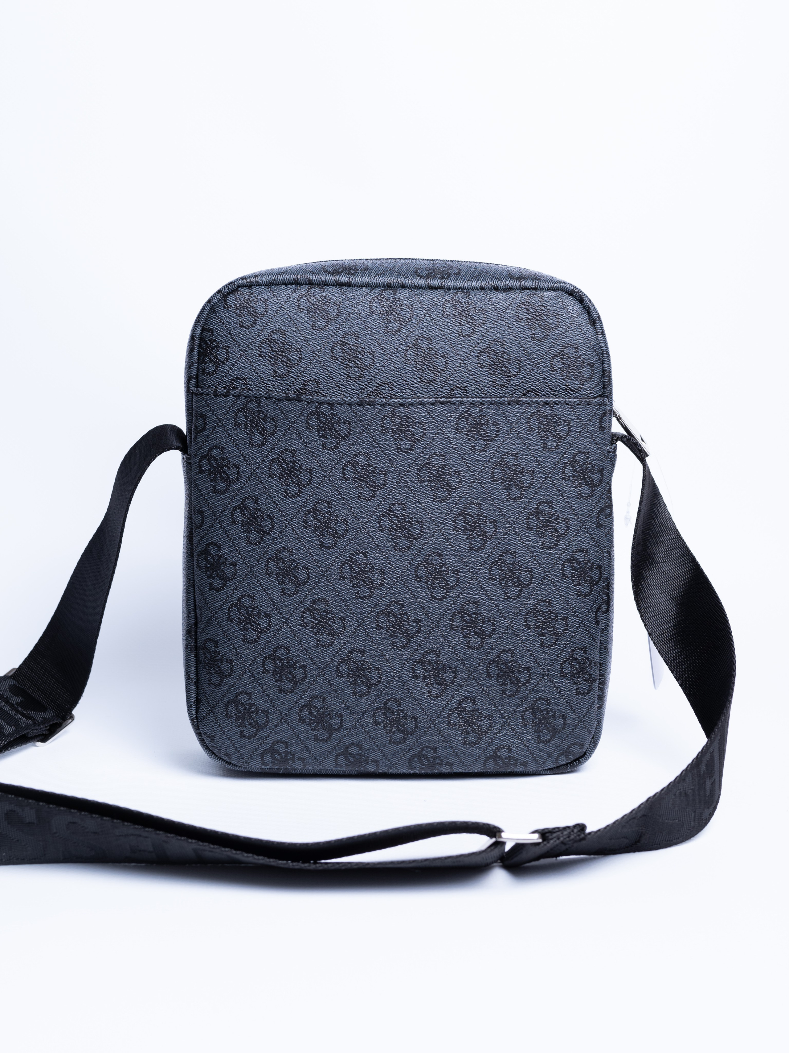 Мужские сумки. Предметный фотограф, фото для маркетплейсов Пятигорск, КМВ