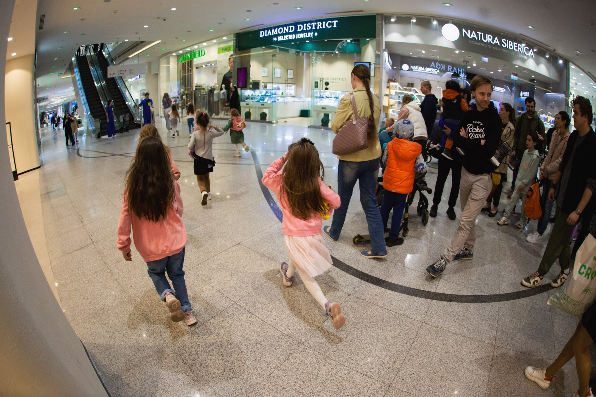 Сказка в ТЦ Океания. Репортажный и концертный фотограф в Москве Анастасия Осень