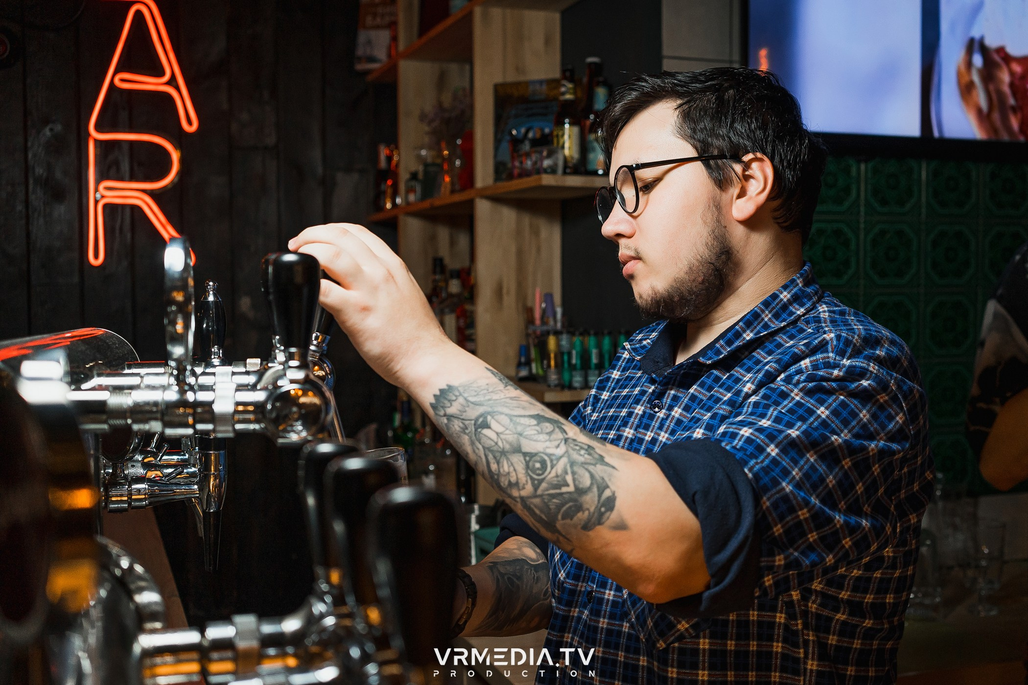 Art Talk с Настоящим Квартирником в баре «Supreme»