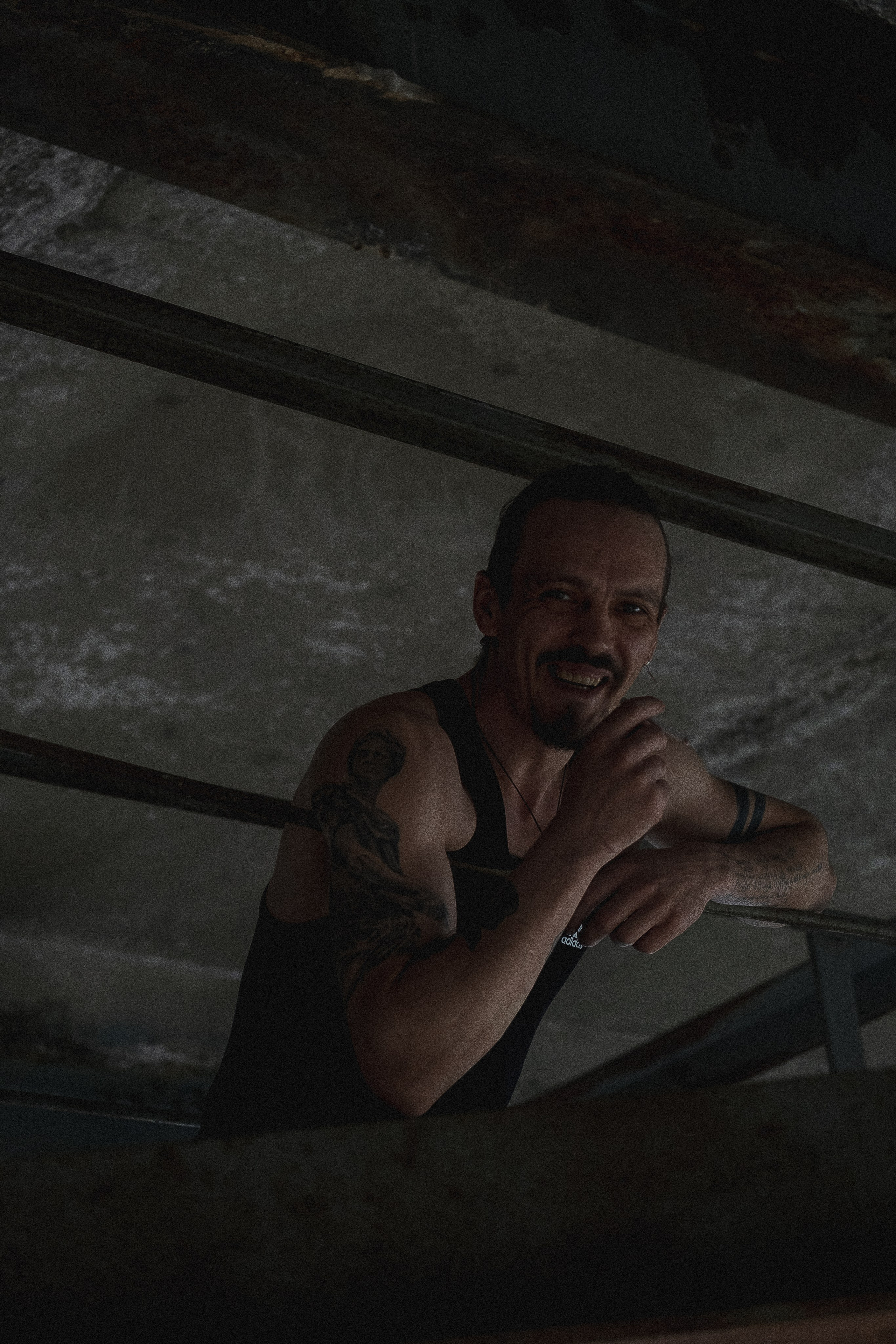 «Они шли мимо заброшенного дома». Фотограф |Герасимова София