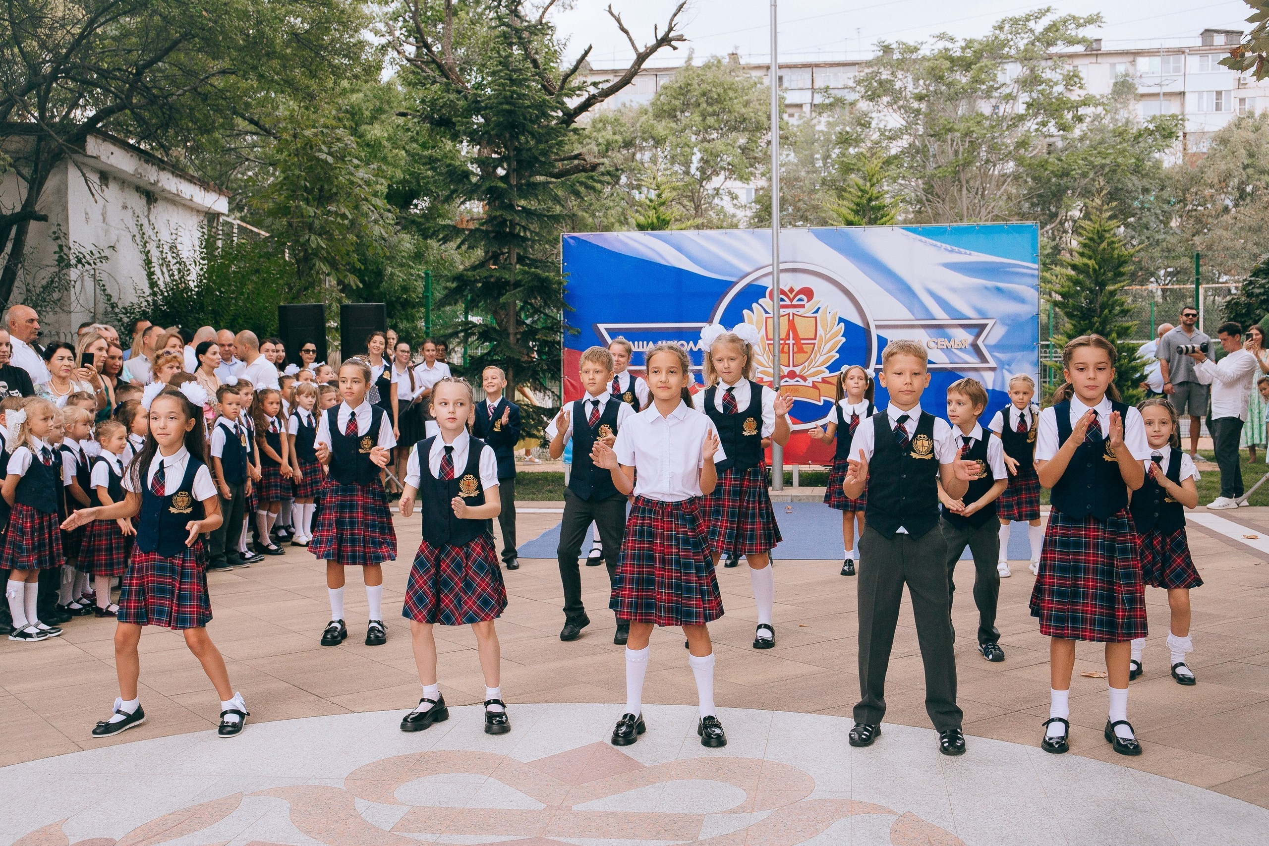 1 класс школа «Личность». Выпускные альбомы Натальи Бутко: Новороссийск, Анапа, Геленджик
