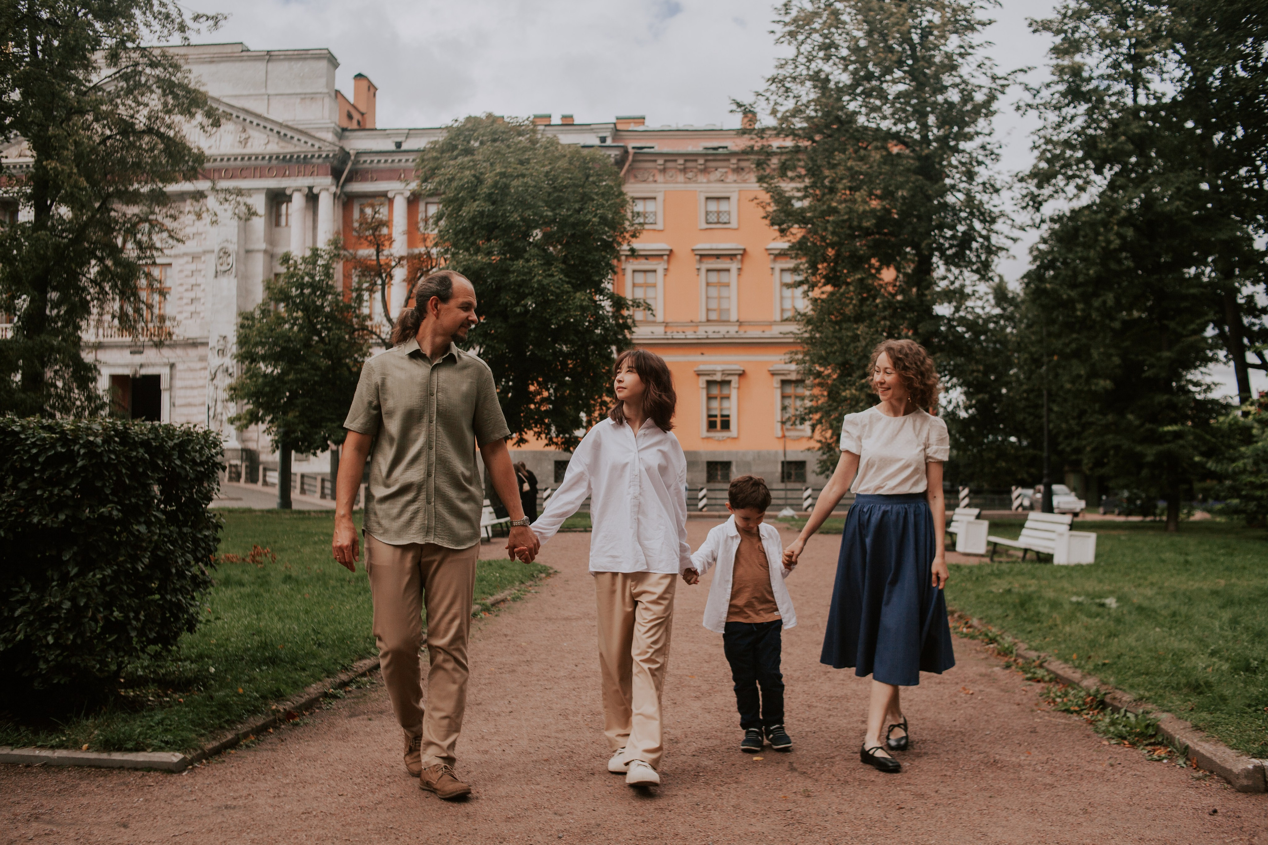 Сергей, Юля, Искра и Костя. Семейный фотограф во Всеволожске и Санкт-Петербурге Юлия Капустина