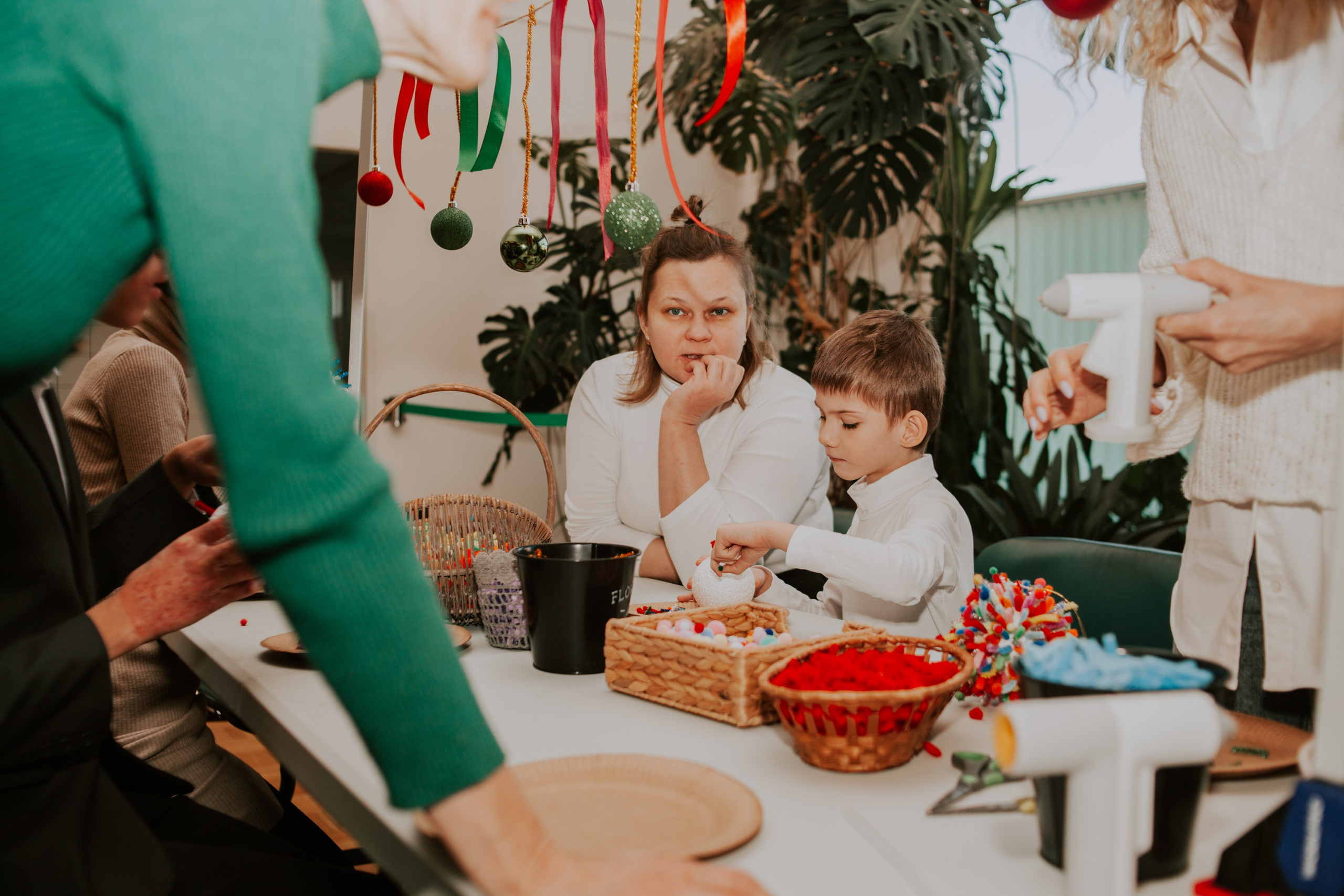 Мастер-класс от Мастерской Наташи Ой на фестивале для детей с ОВЗ «Шире круг». Семейный фотограф во Всеволожске и Санкт-Петербурге Юлия Капустина