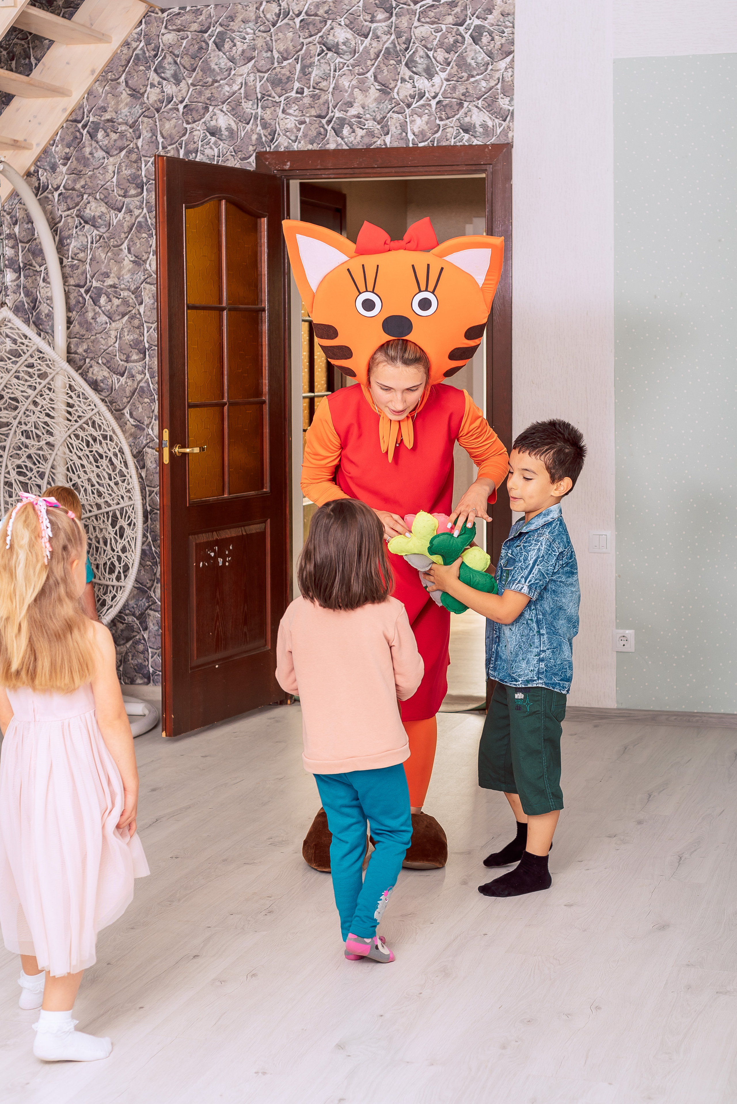 Аниматоры в фотостудии). Колодич Оксана детский и семейный фотограф