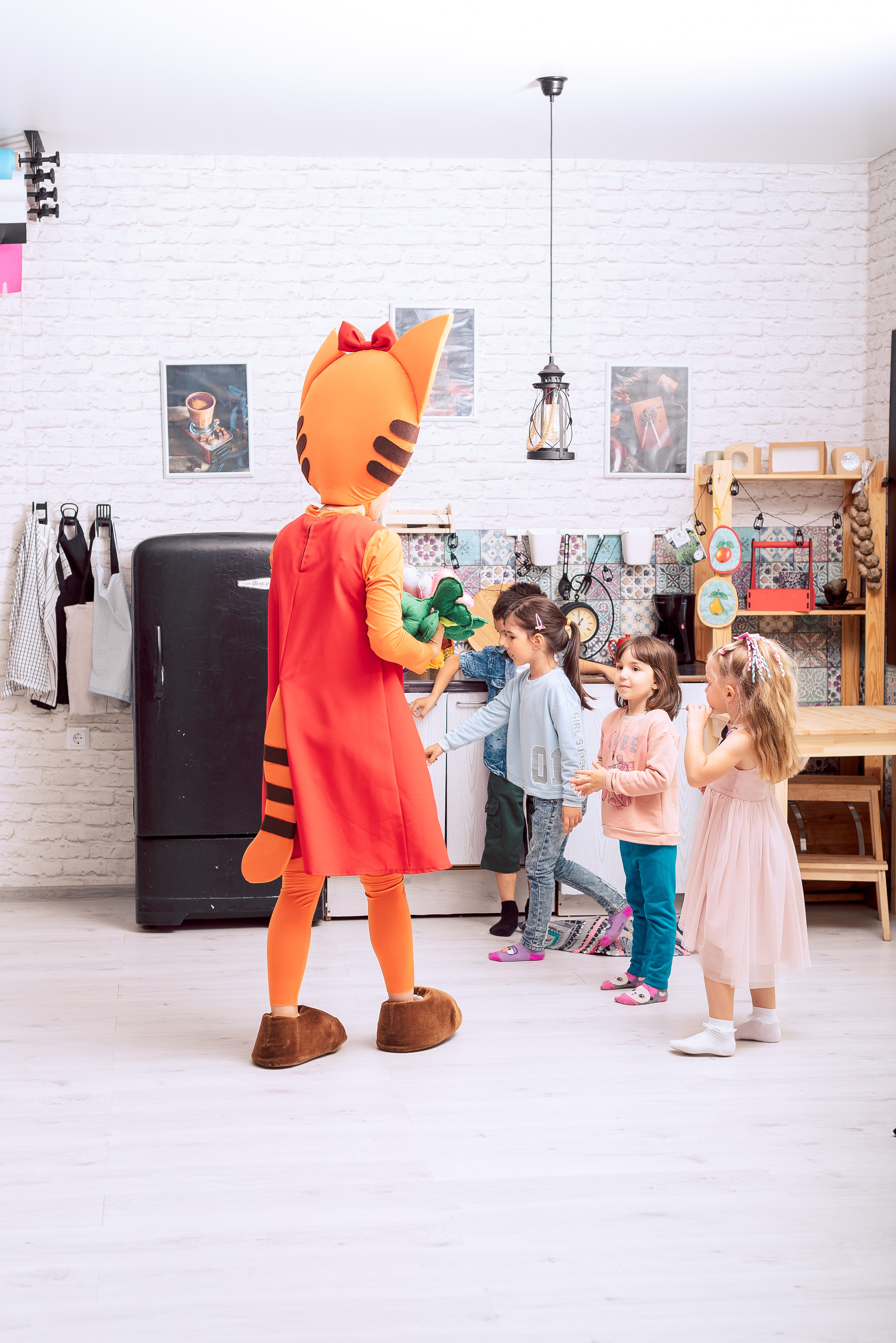 Аниматоры в фотостудии). Колодич Оксана детский и семейный фотограф