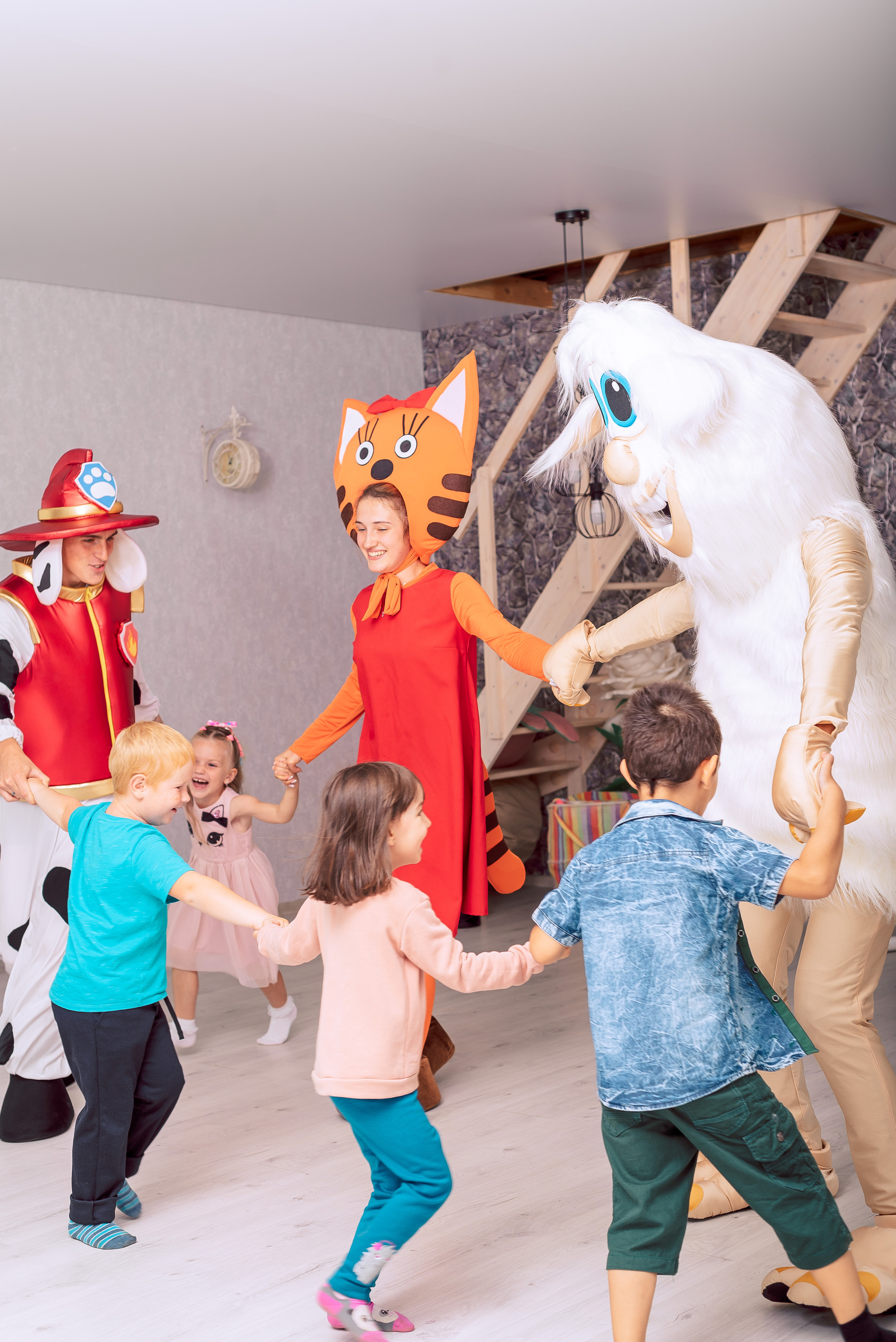 Аниматоры в фотостудии). Колодич Оксана детский и семейный фотограф