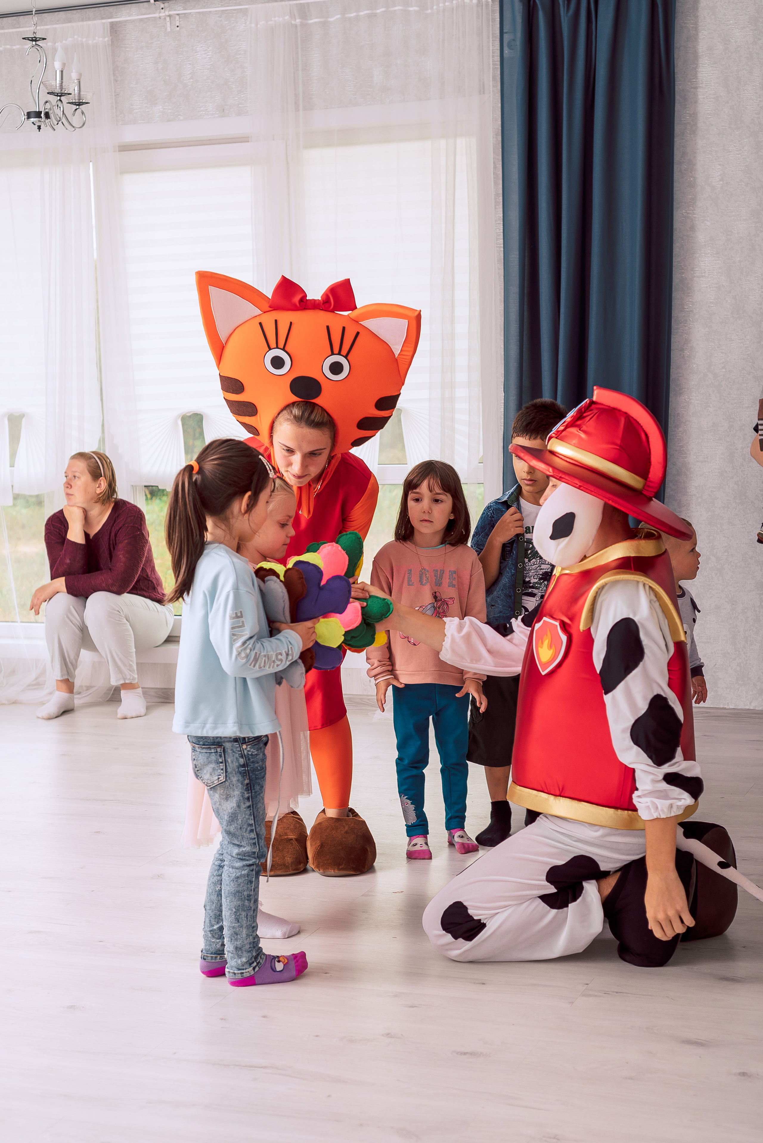 Аниматоры в фотостудии). Колодич Оксана детский и семейный фотограф