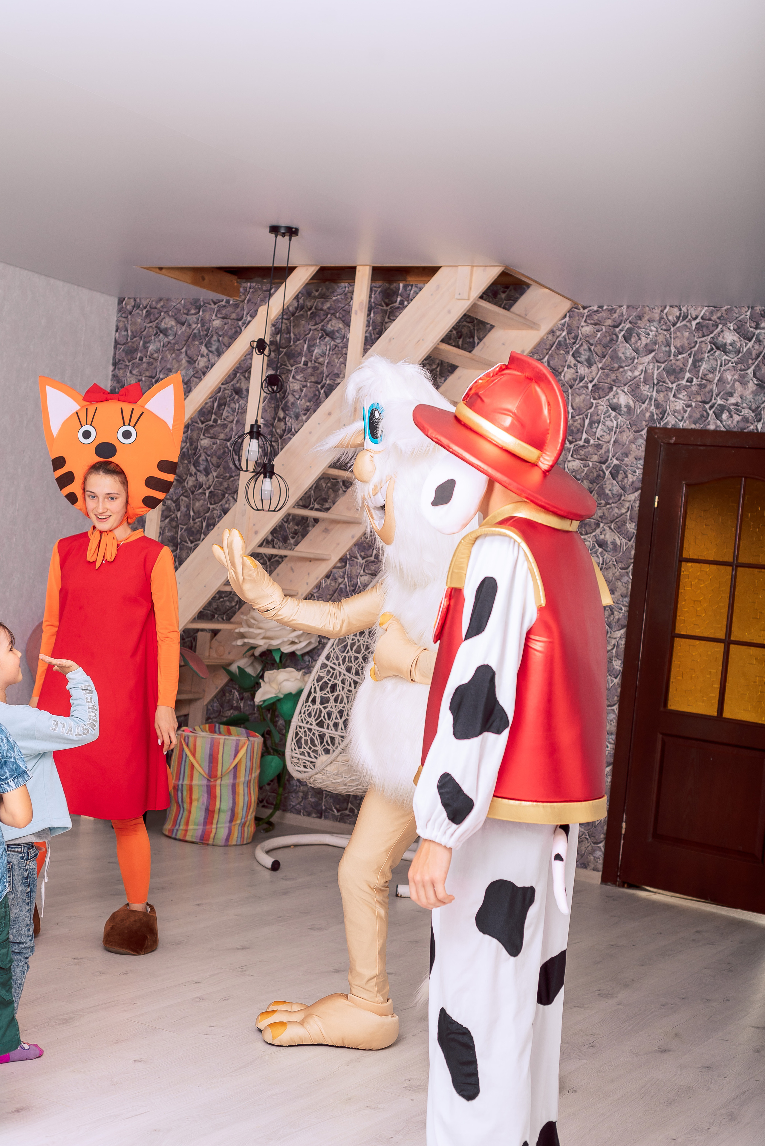 Аниматоры в фотостудии). Колодич Оксана детский и семейный фотограф