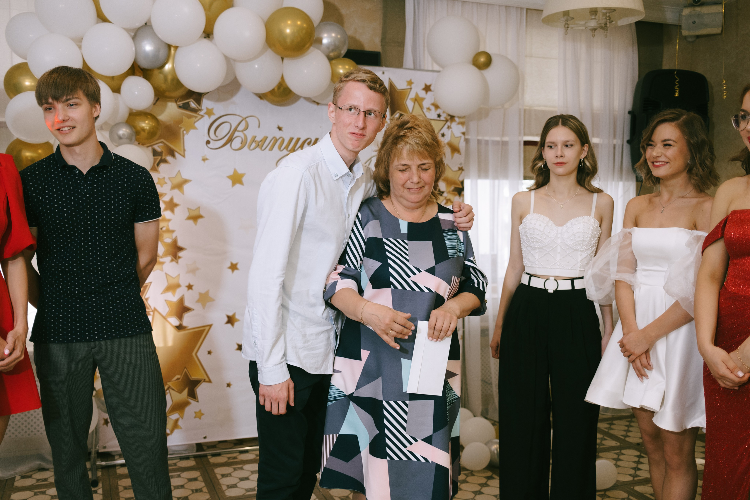 Выпускной школа 33. Свадебный и репортажной фотограф Денис Ожигин в Краснодаре и Краснодарском крае