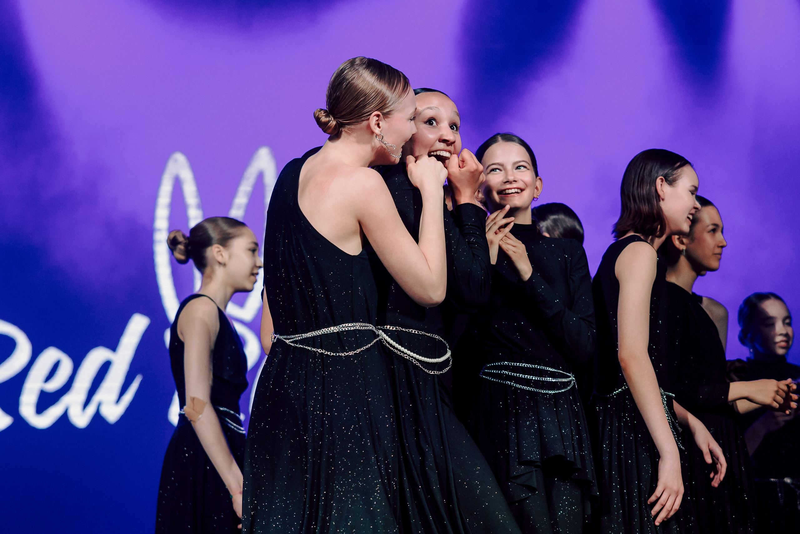 Отчётный концерт танцевальной школы «Red Rabbits» 2025. Лёшка Варзегов — фотограф