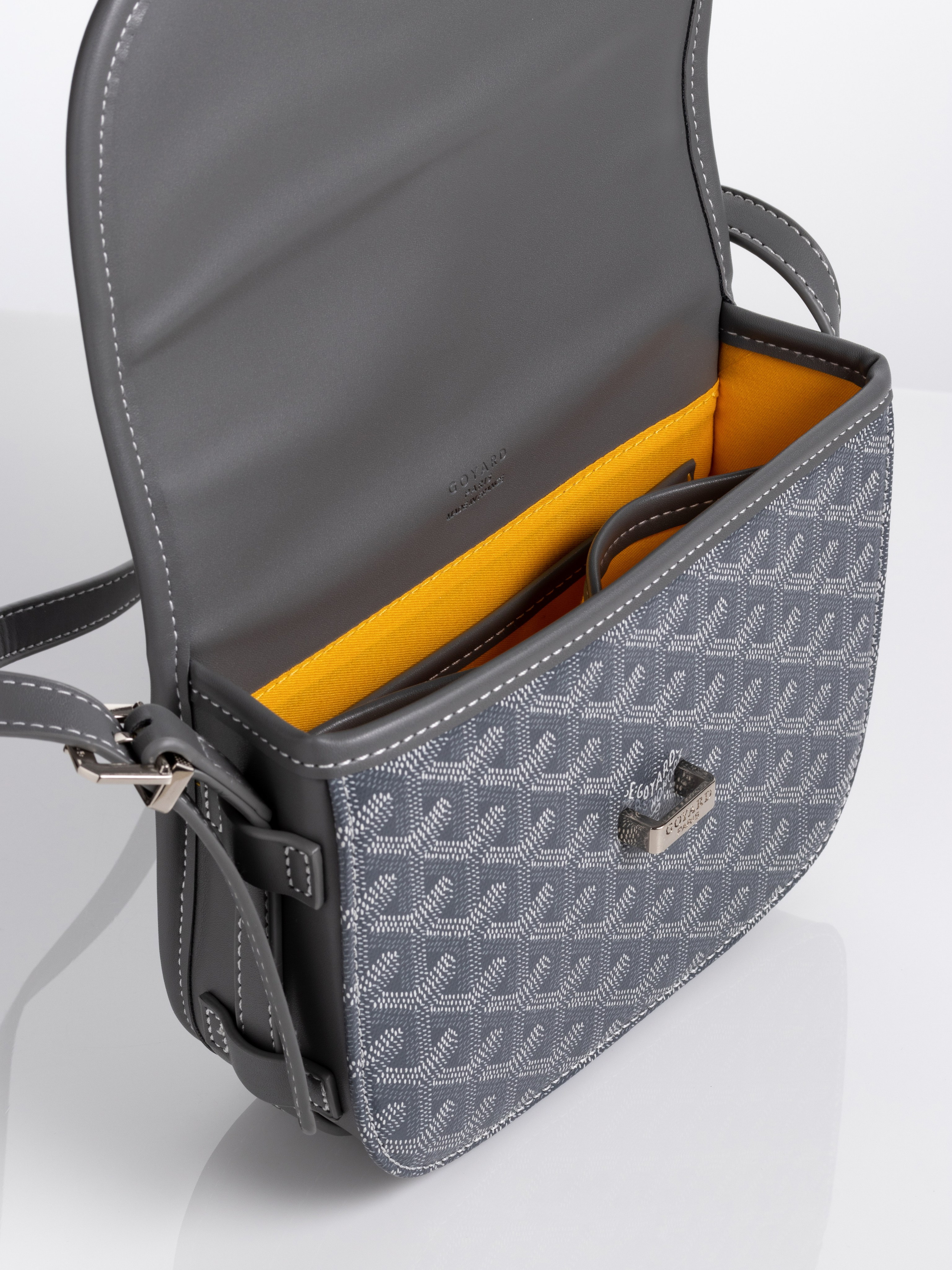 Съёмка сумок для карточек товаров на Вайлдберриз. Предметный фотограф в Нижнем Новгороде Денис Павлов