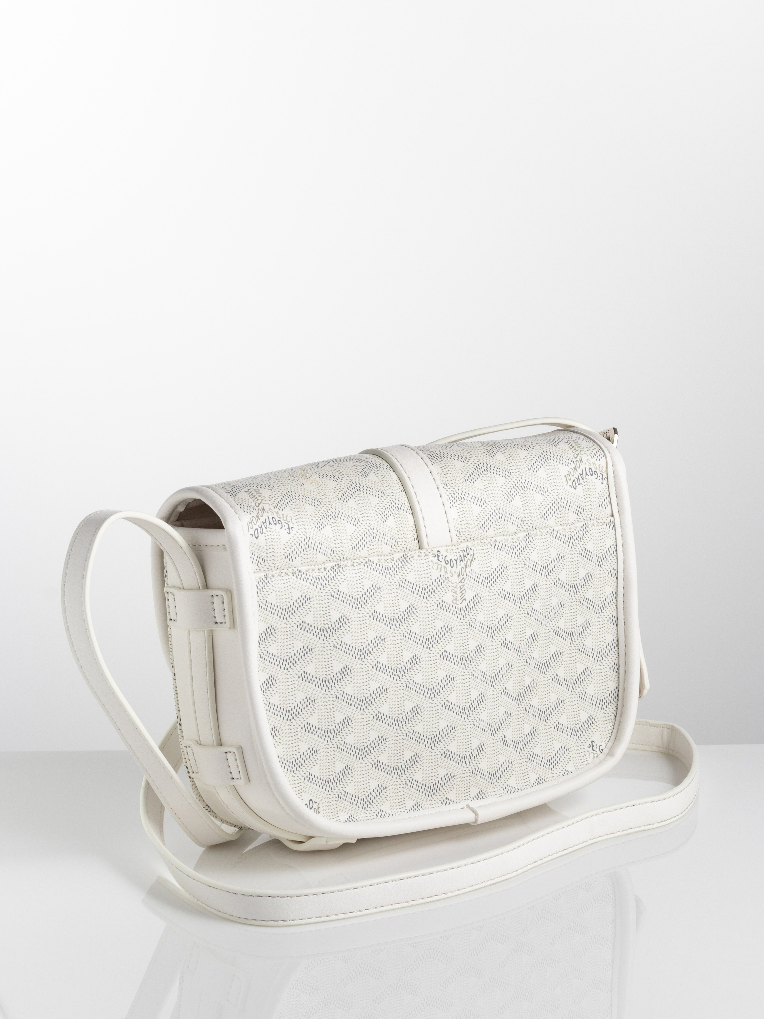 Cумка Gоyard Belvedere MM Bag через плечо белая вид сзади