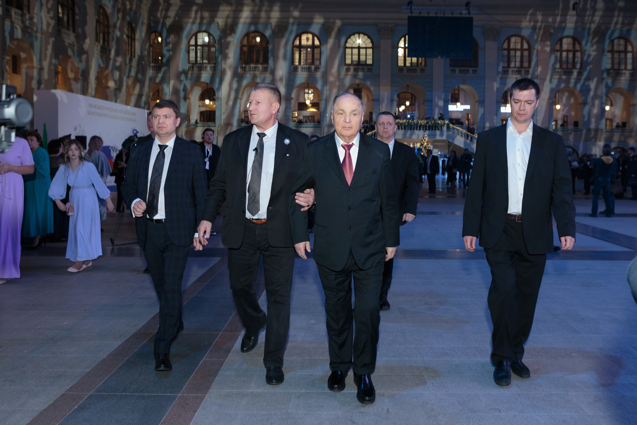 VIII «Международный Кремлёвский Благотворительный Кадетский Бал». Рекламный, предметный, репортажный, семейный фотограф и художник в Москве