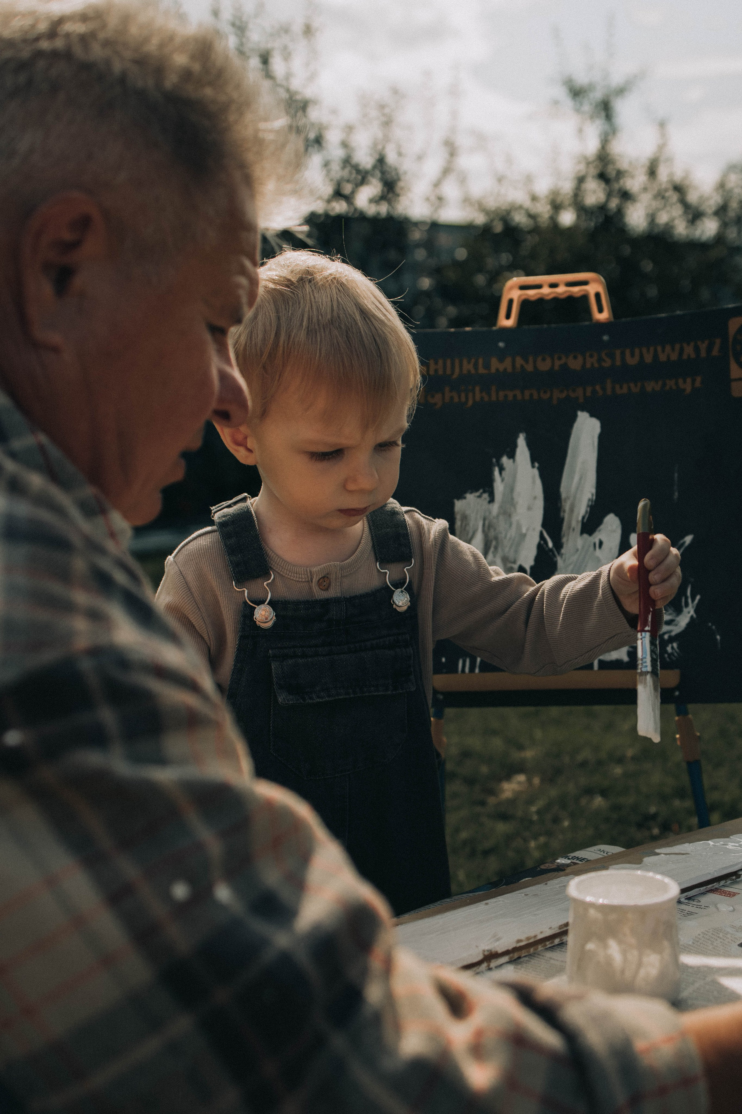 Стройка с дедом. Фотограф lifestylе в Москве Пшеничная Анастасия