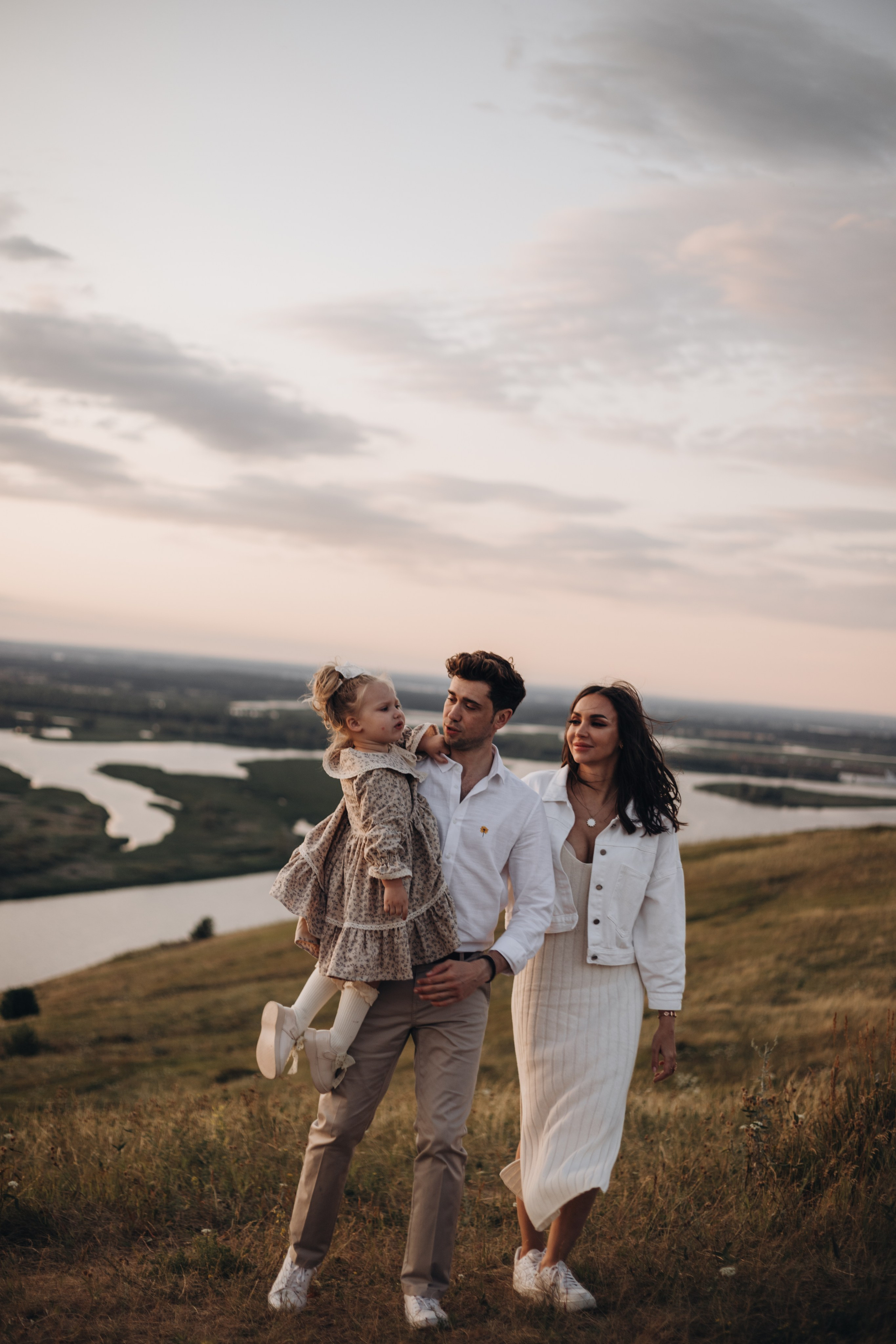 Папа, мама, Елисей и Ева. Регина Мингалимова, семейный и свадебный фотограф в Казани