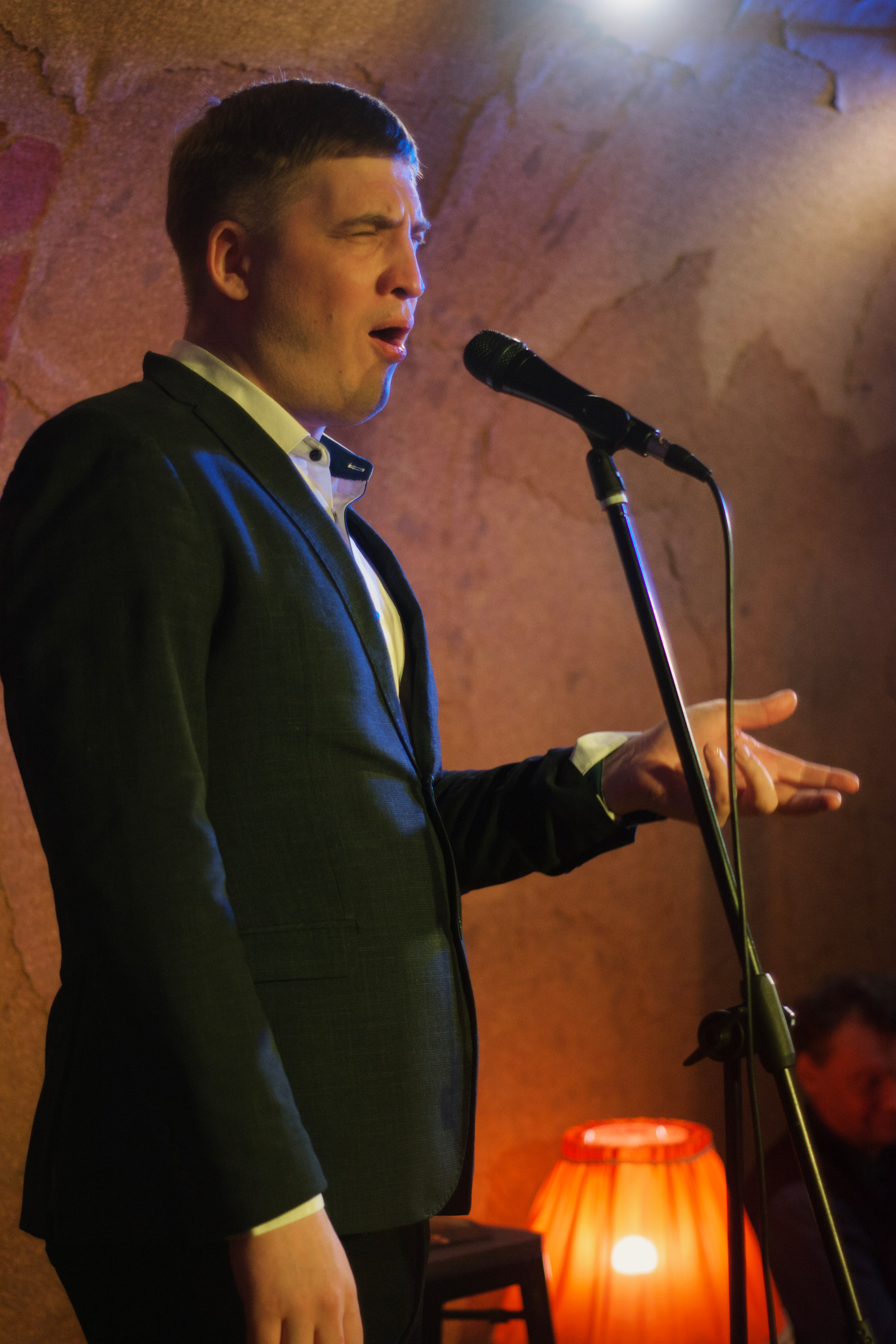 Песни о любви при свечах. F/8 and be there — оказаться в нужном месте и поймать момент