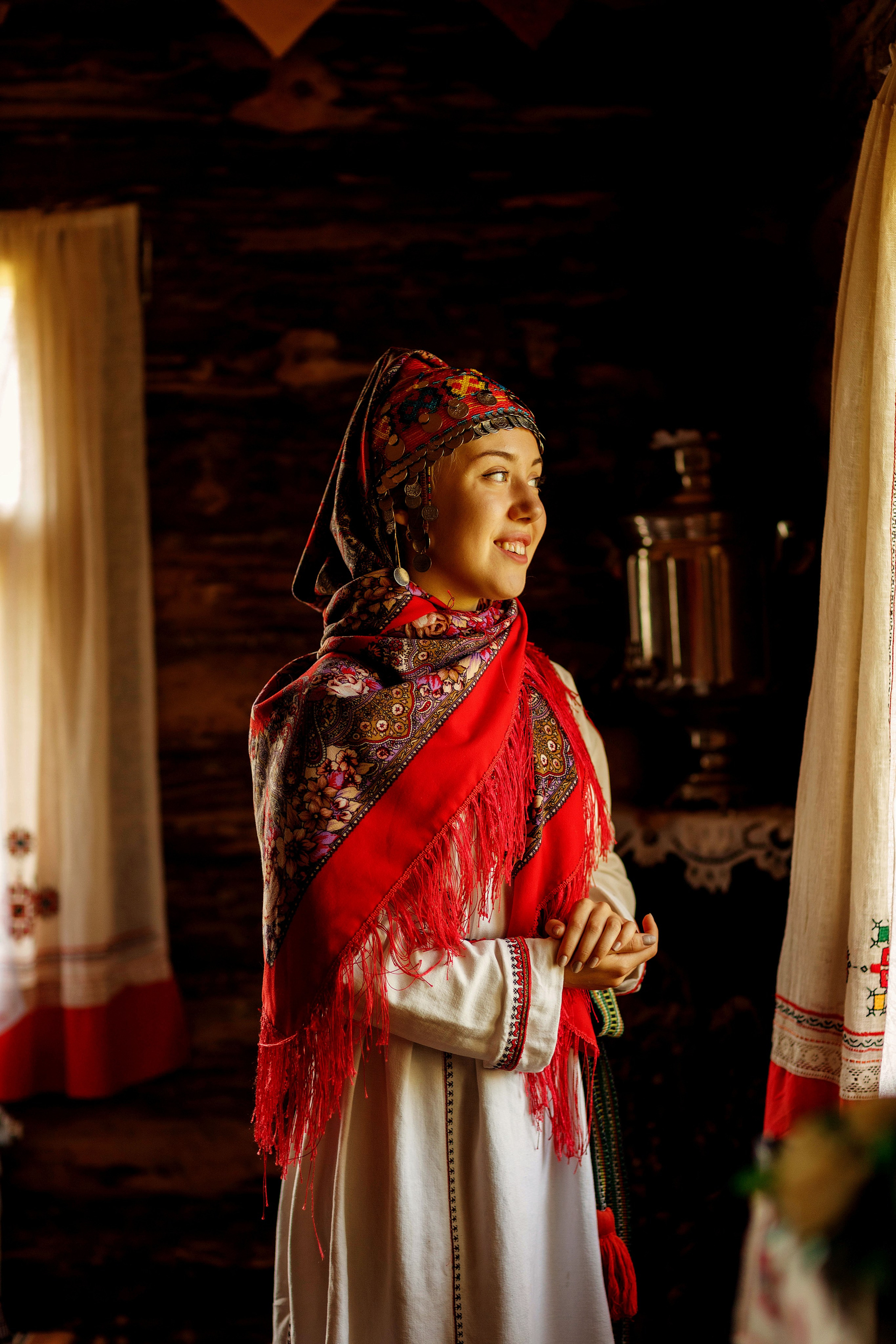 Фотосессия с Аней в этнокомплексе Ясна. Портретный и репортажный фотограф в Чебоксарах Андриян Чаркин