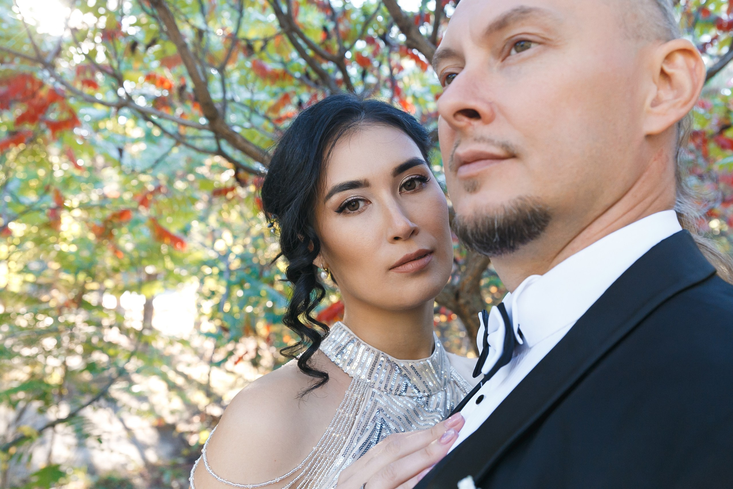 Ксения и Александр: поженились и погуляли в парке санатория Горная поляна. Событийный фотограф Максим Бескоровайновнов