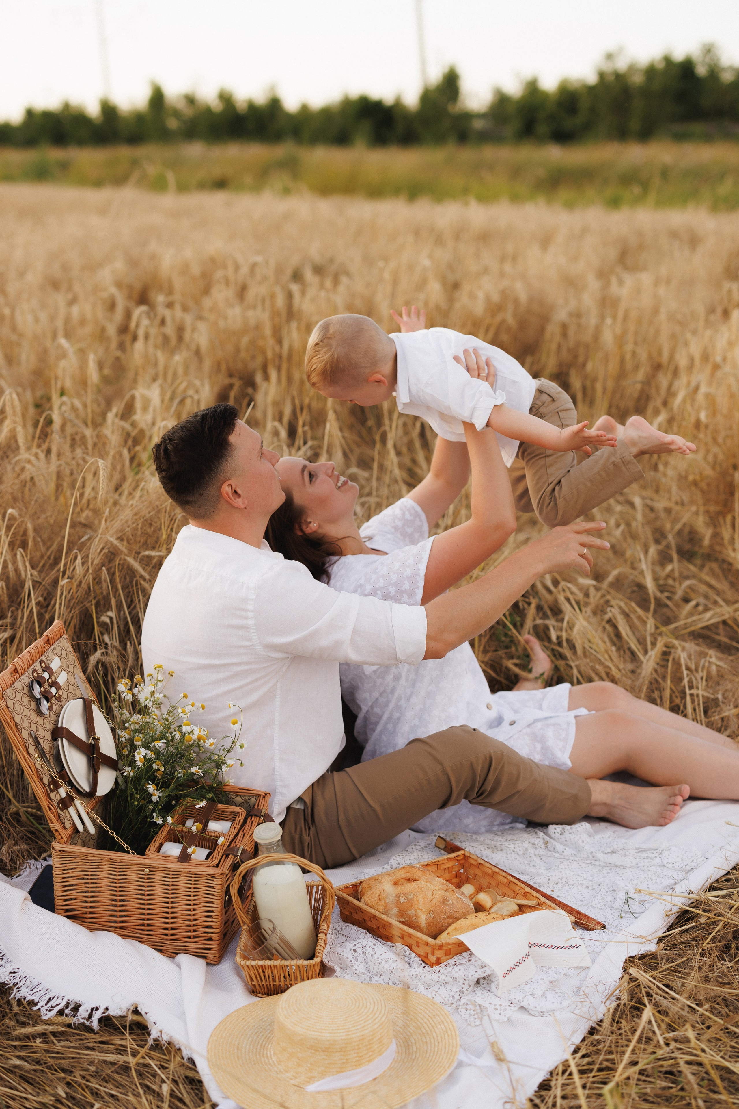 Пшеничное поле, семьи. Семейный и детский фотограф в Краснодаре Анна Трашкова
