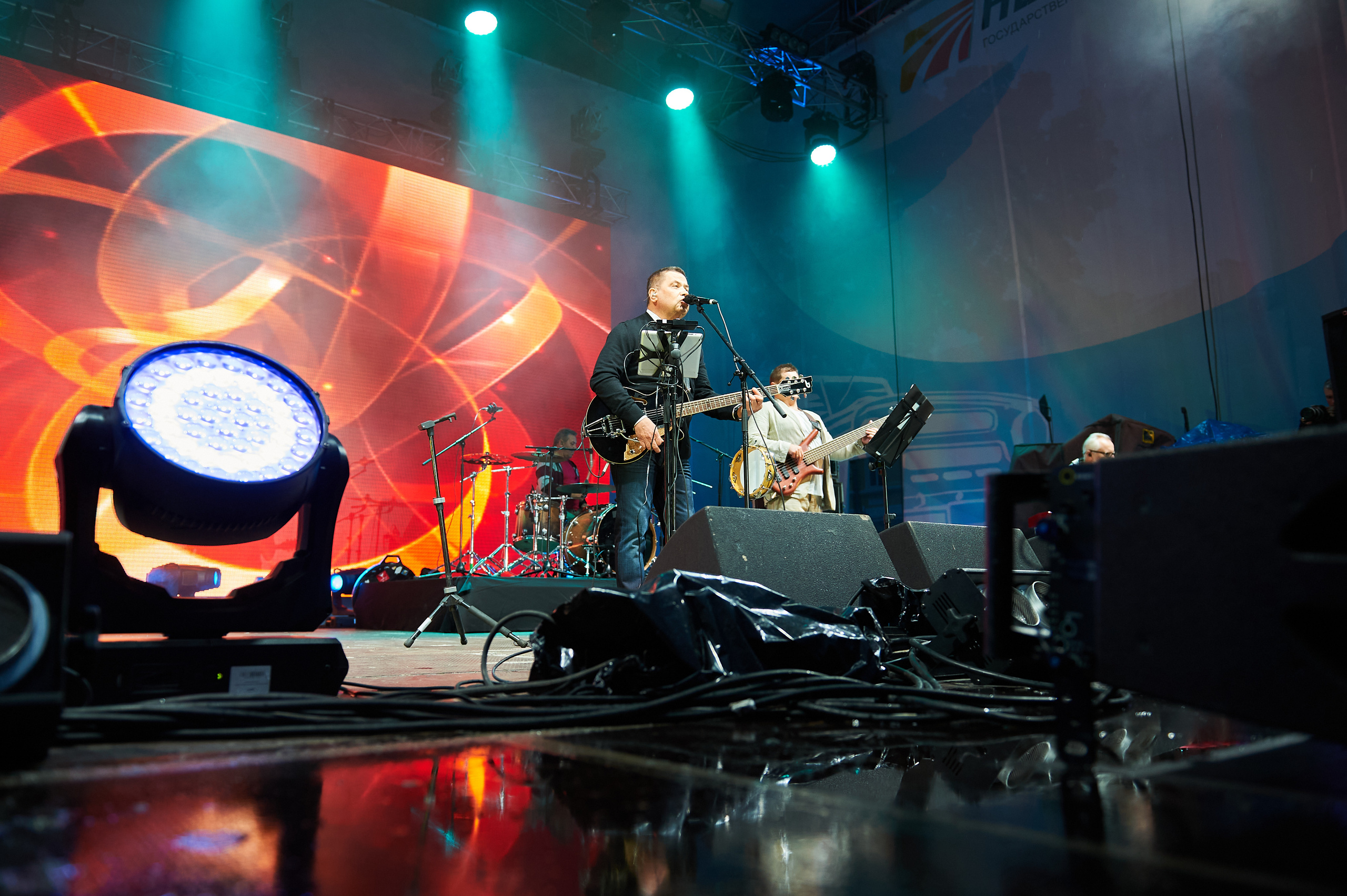 Концерт «Дорогами побед» группа «Любэ» и другие. Услуги фотографа в Смоленске. Фотограф на свадьбу