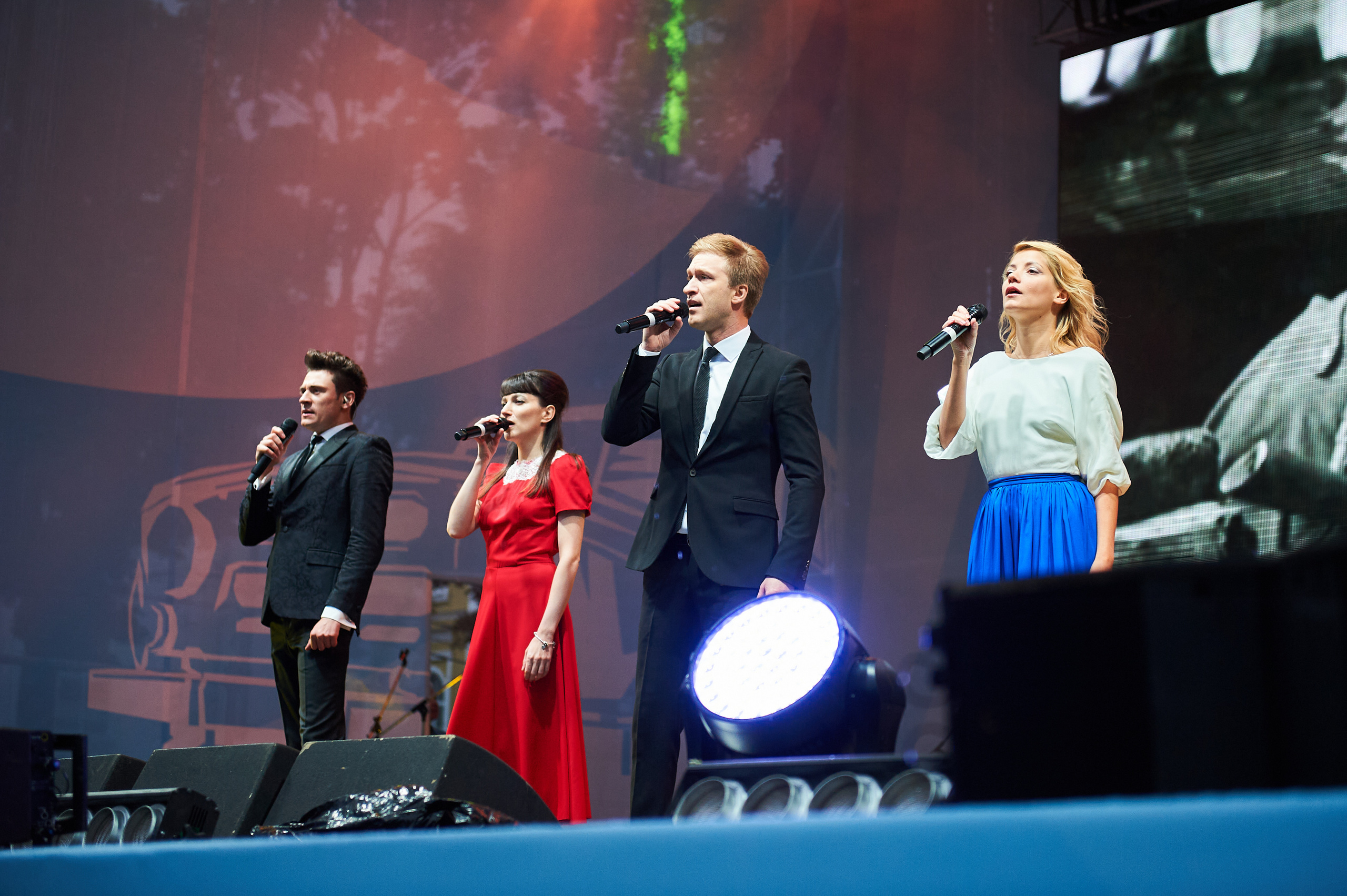 Концерт «Дорогами побед» группа «Любэ» и другие. Услуги фотографа в Смоленске. Фотограф на свадьбу