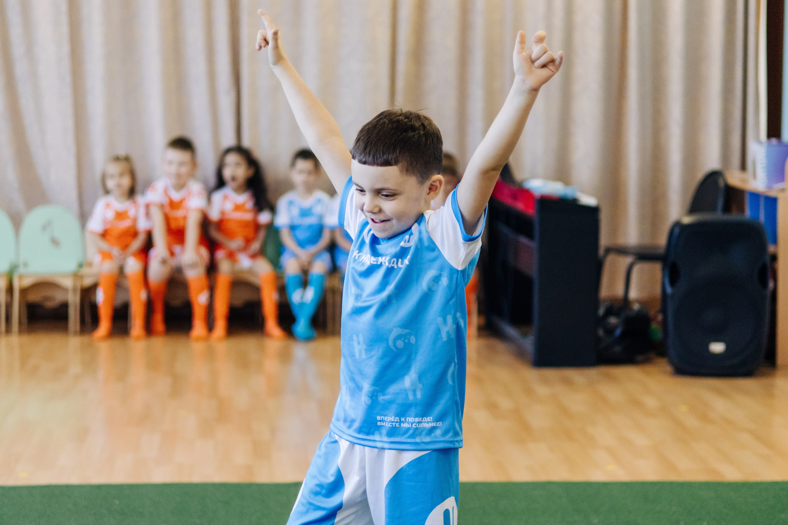 Фотосессия с кубком в детских садах г. Магнитогорска. Денис Прохоров Фотограф в г. Магнитогорск