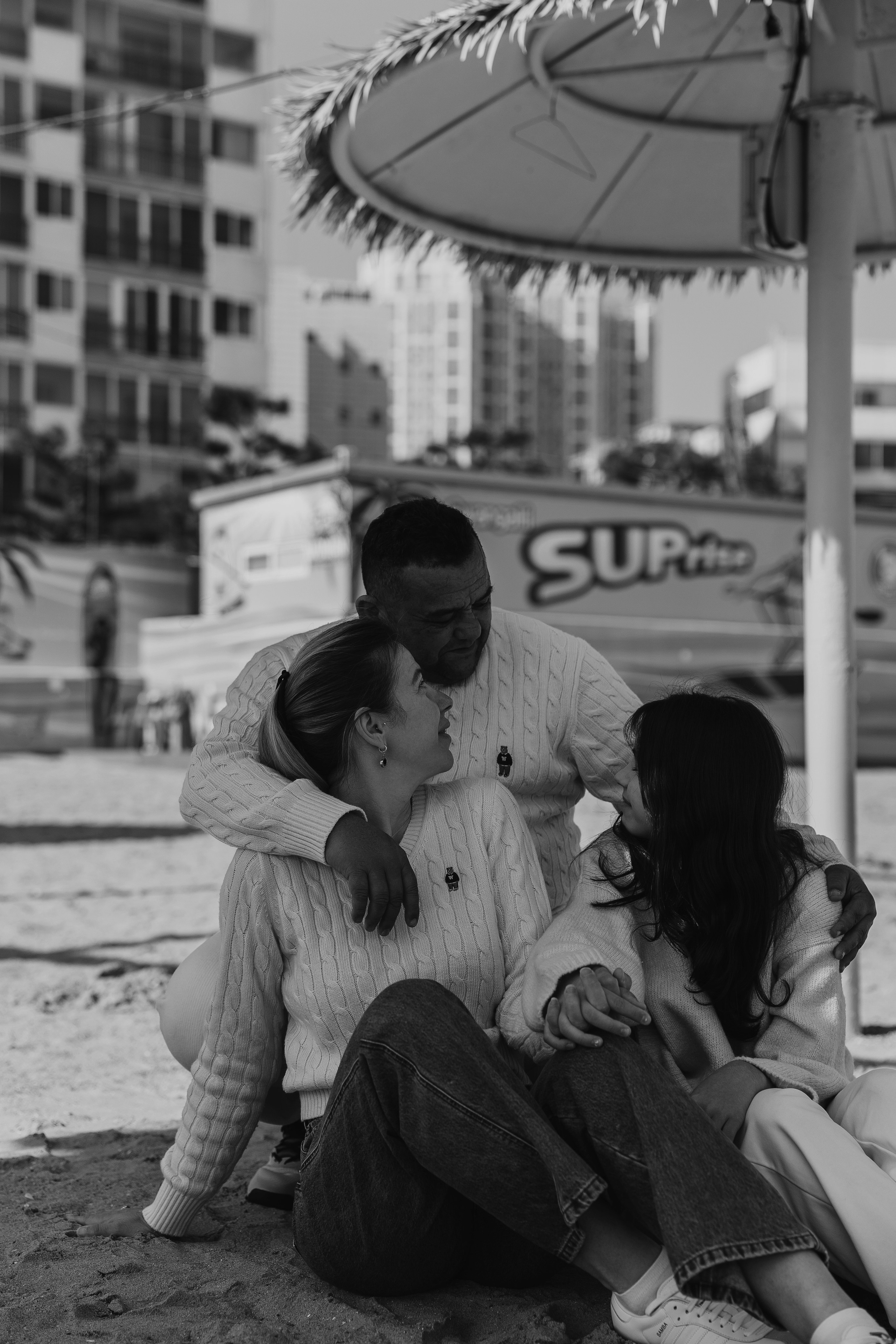 Семейная прогулка на пляже Гваннали в Пусане. Your photographer in Busan (South Korea) Aleksandra Anufriy