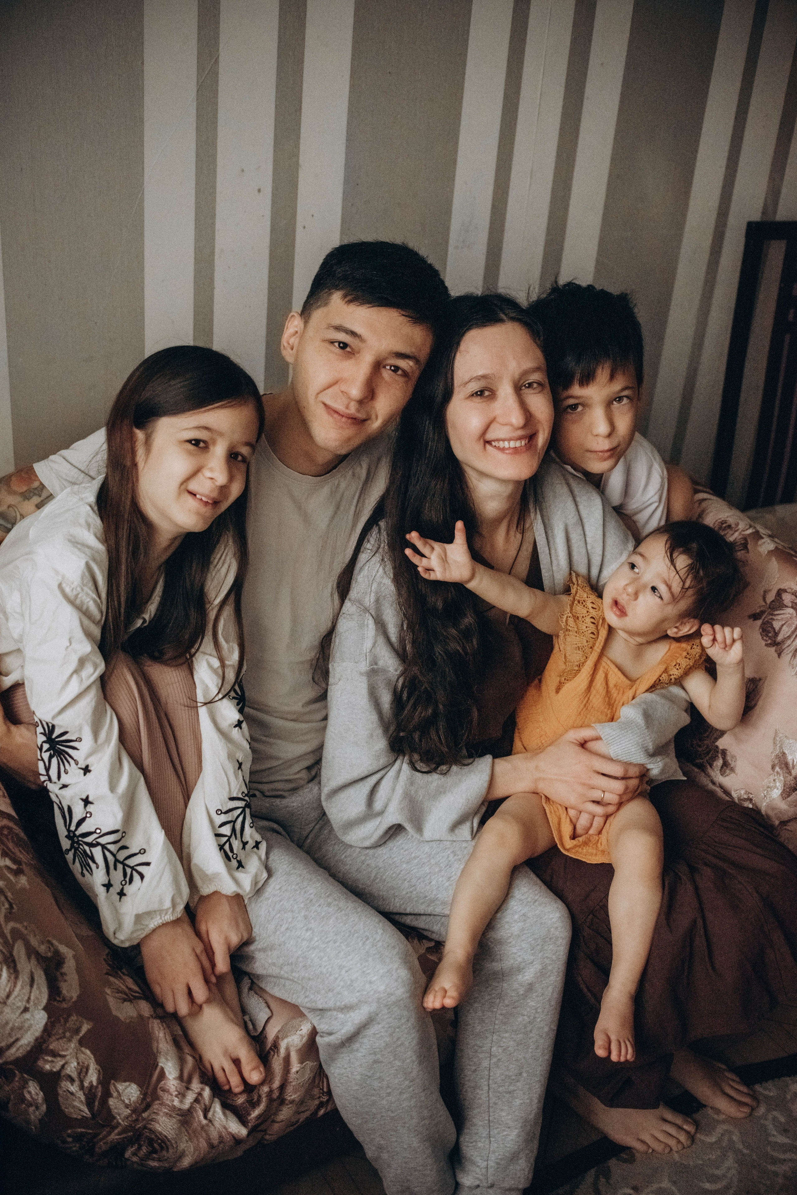 Семейная домашняя фотосессия. Семейный фотограф в Железнодорожном Масаева Елена